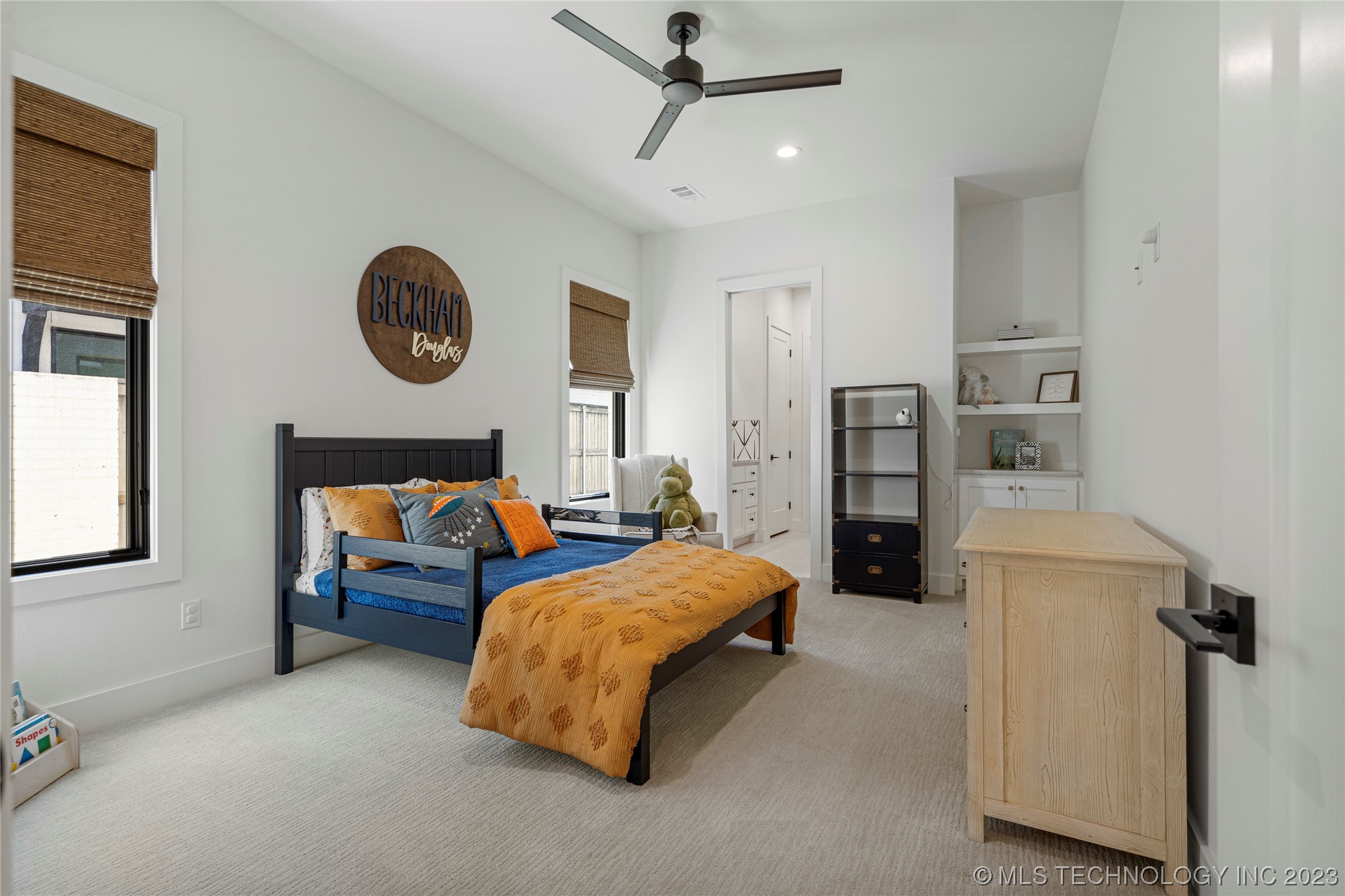 6038 E 119th Place