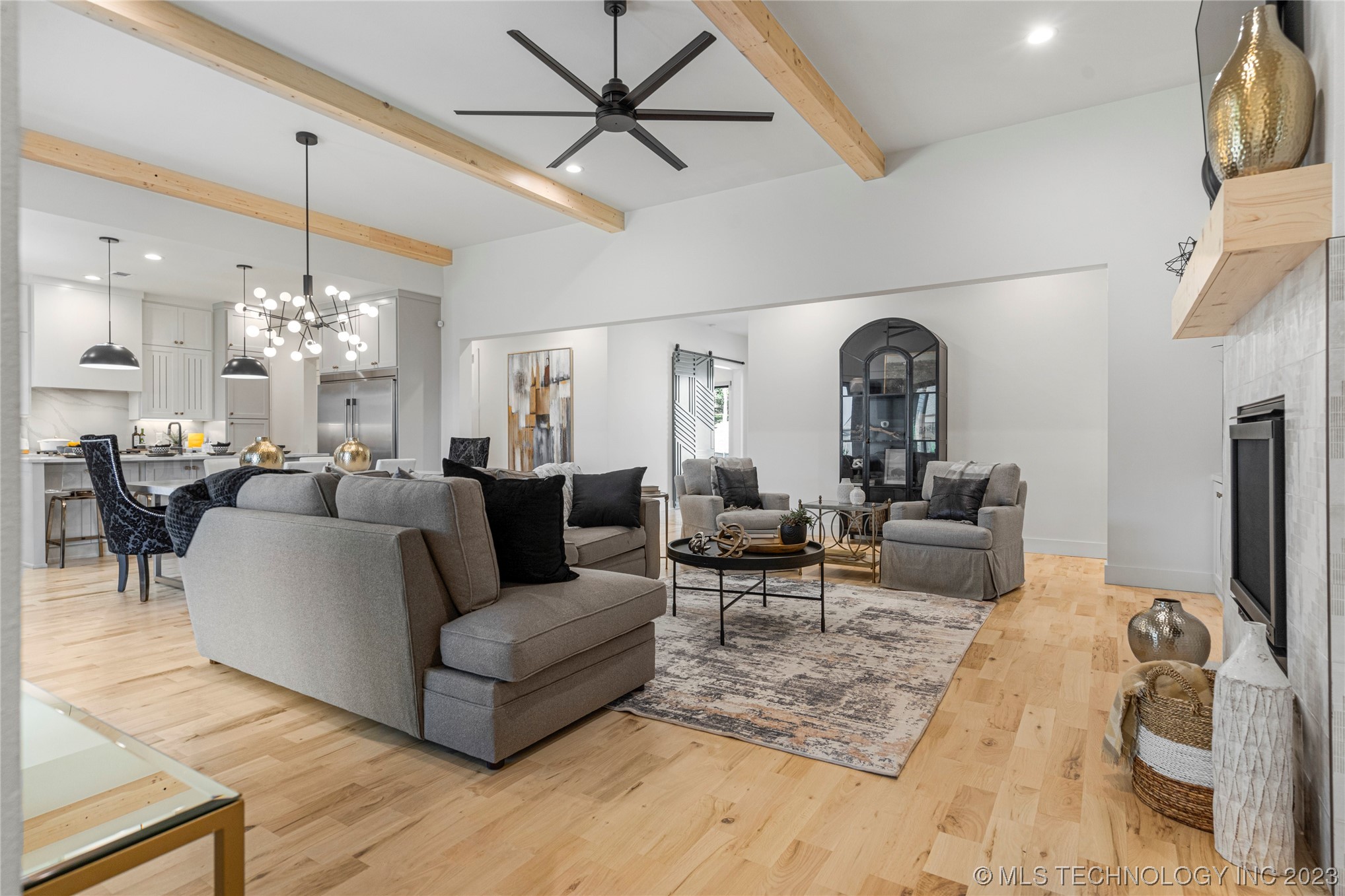 6038 E 119th Place