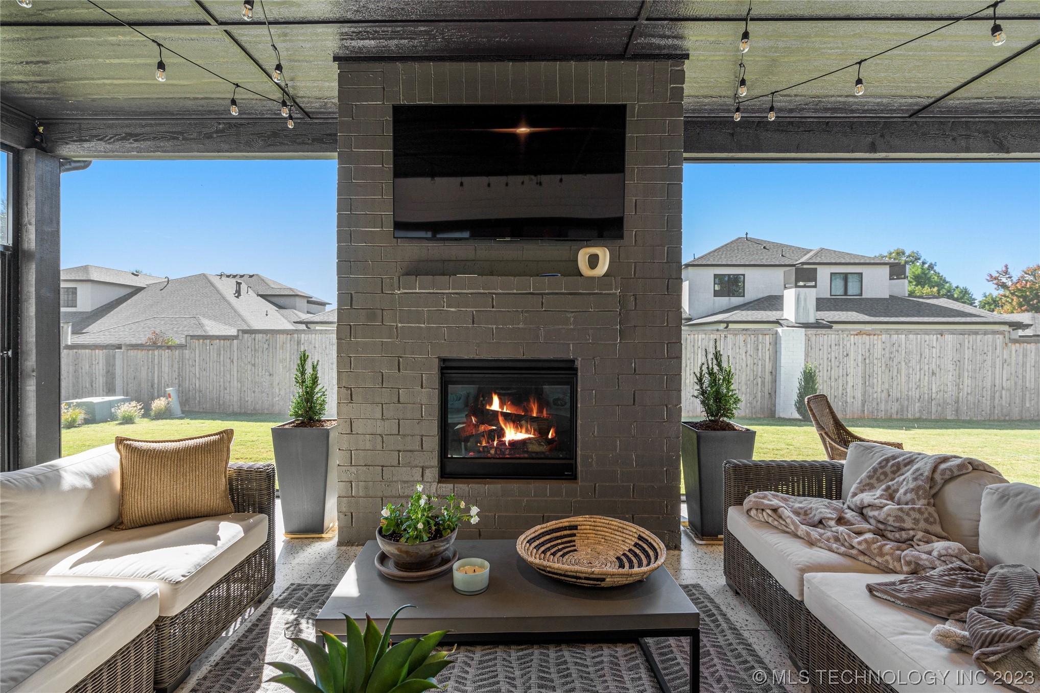 6038 E 119th Place