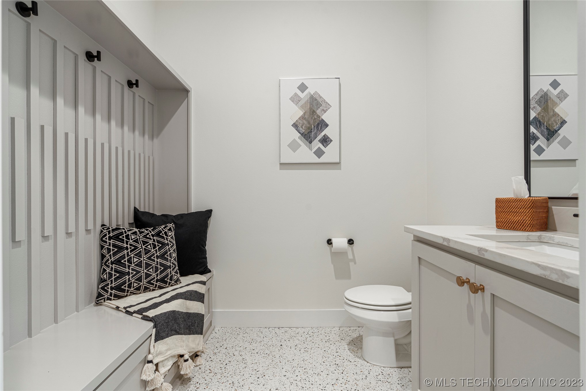6038 E 119th Place