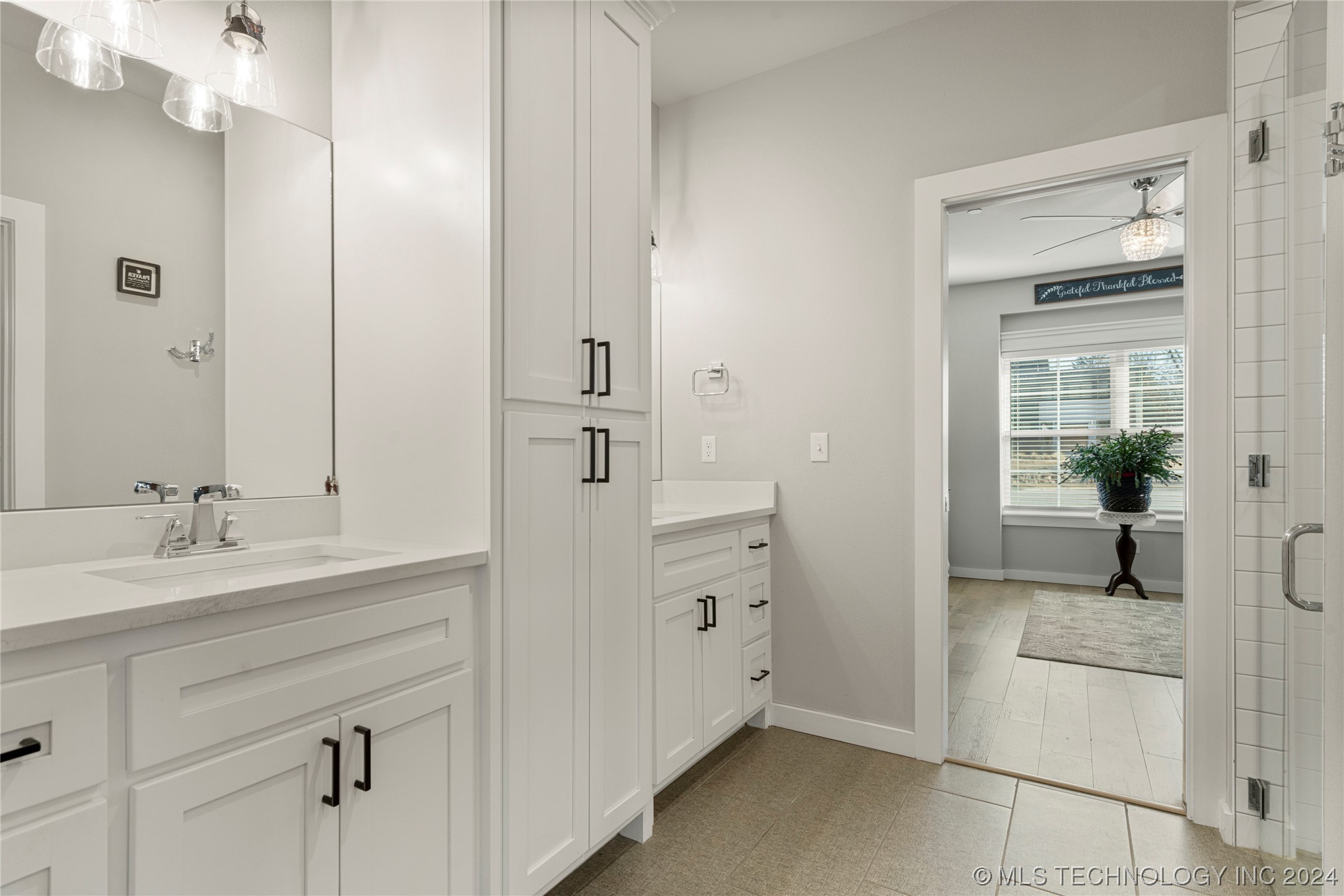 7508 S Chestnut Avenue