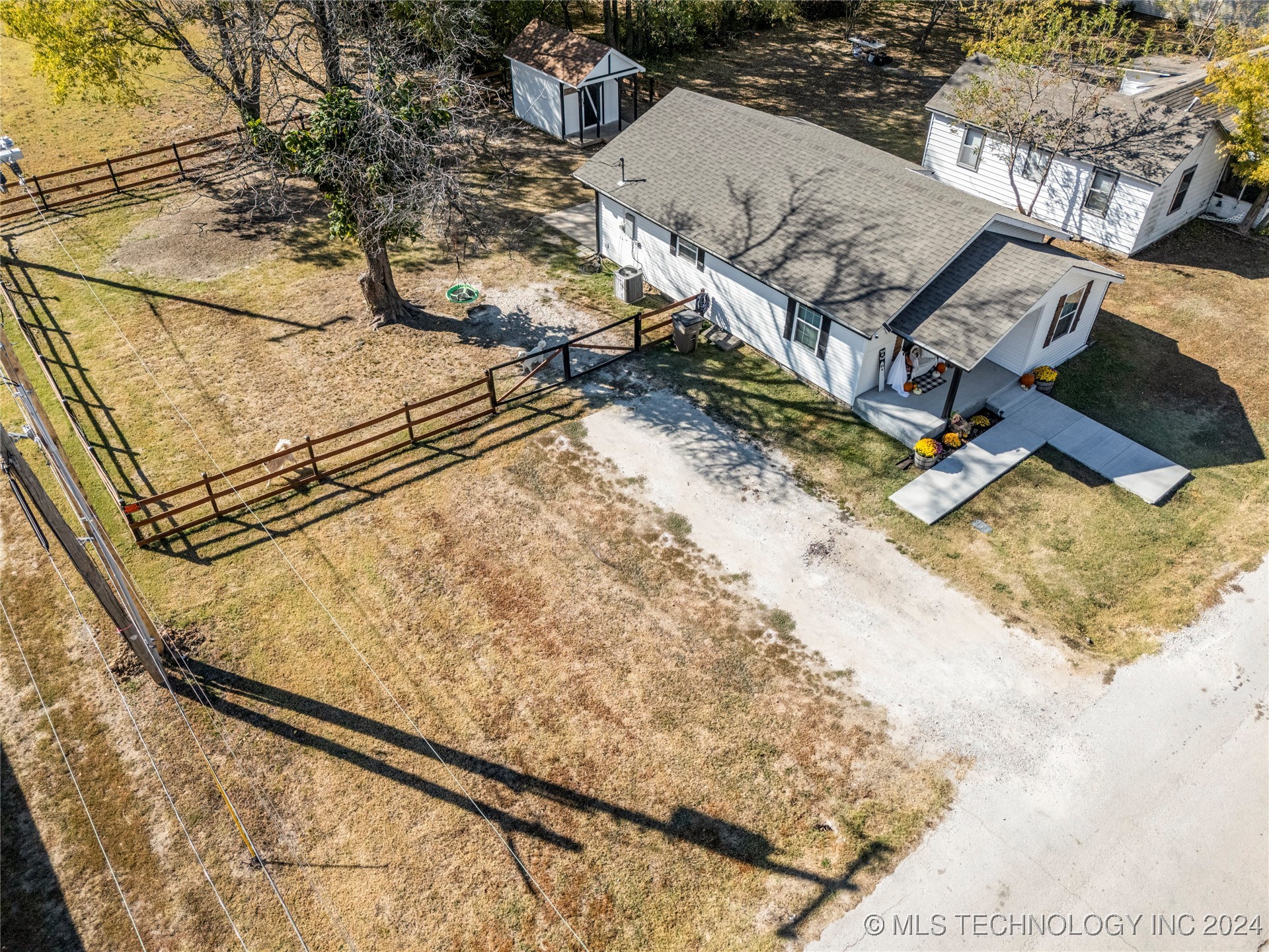 202 W Carter Street