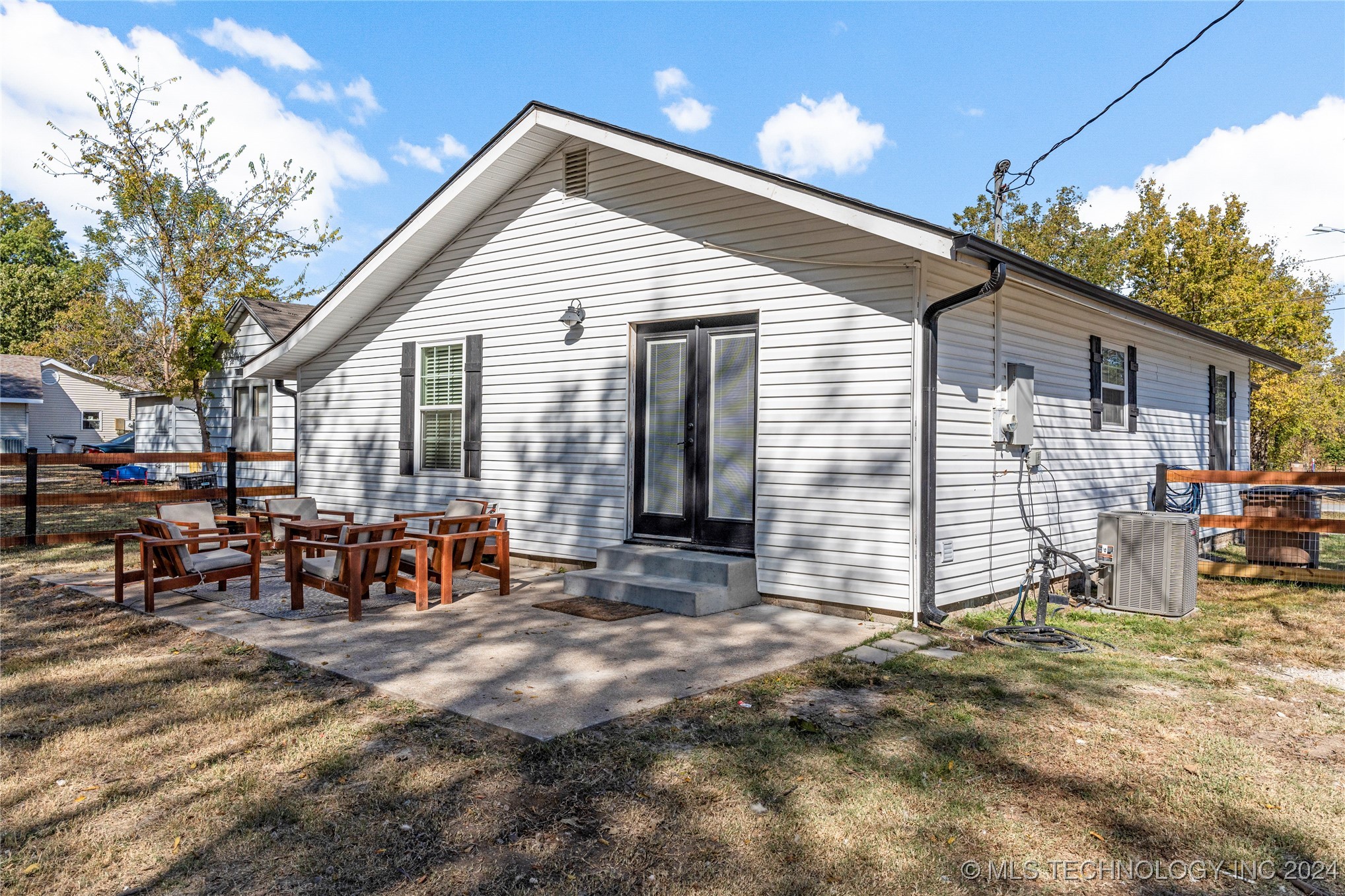 202 W Carter Street