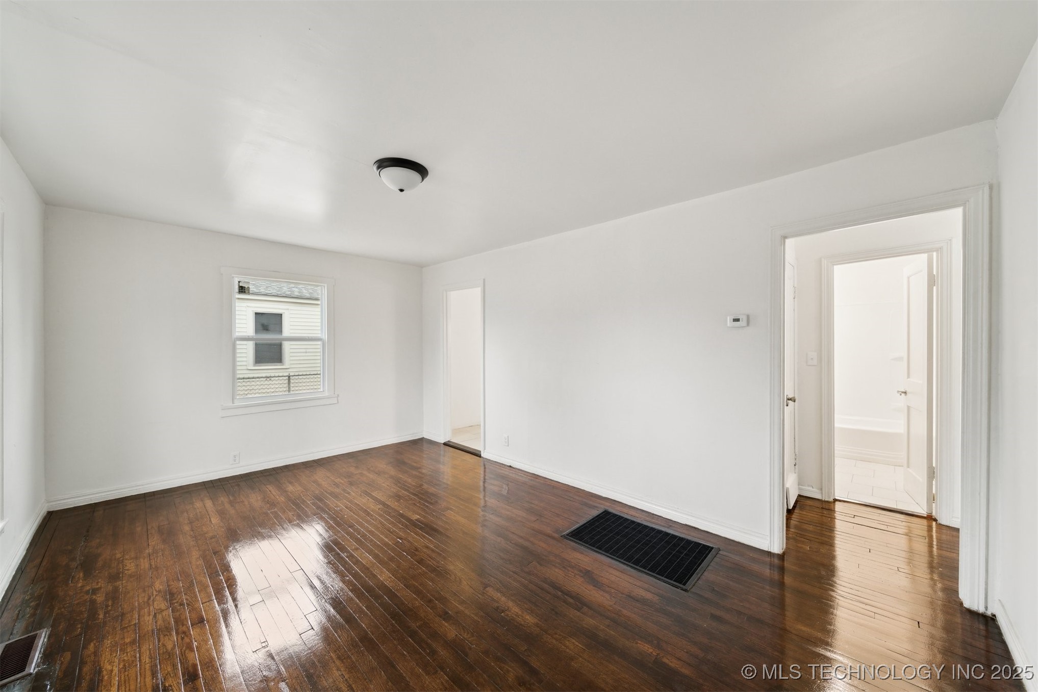 1227 N WINSTON Avenue