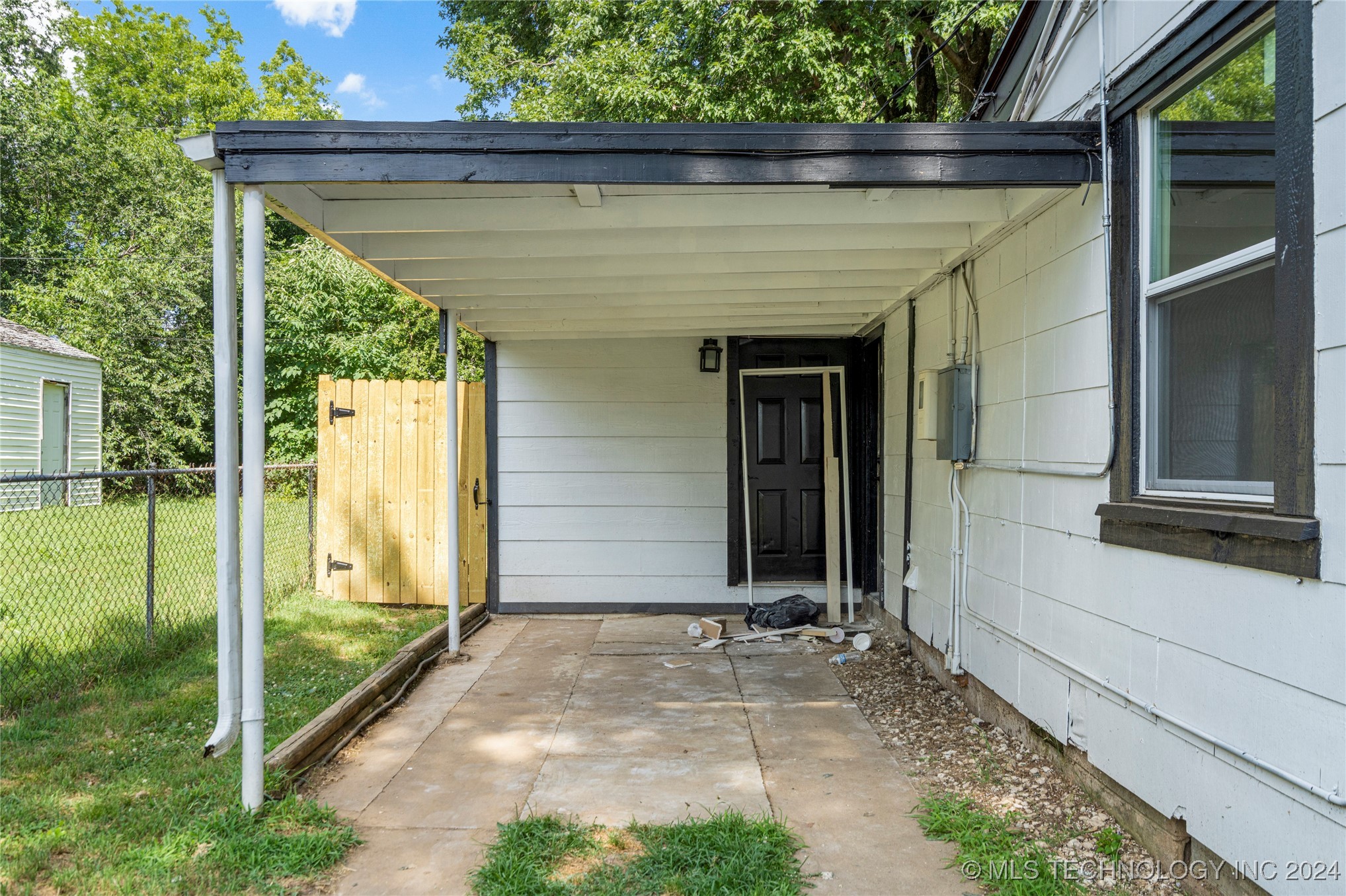 1227 N WINSTON Avenue