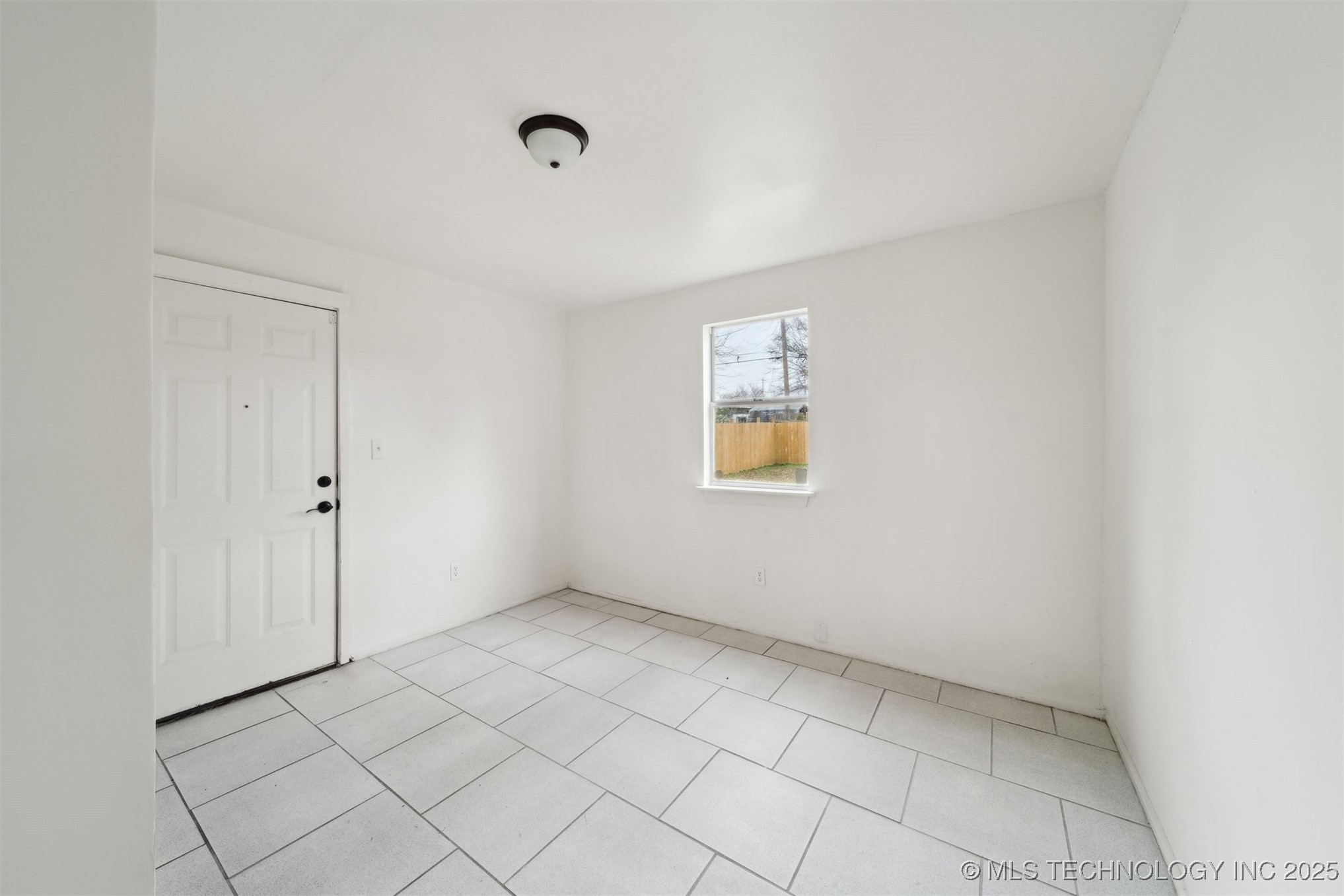 1227 N WINSTON Avenue