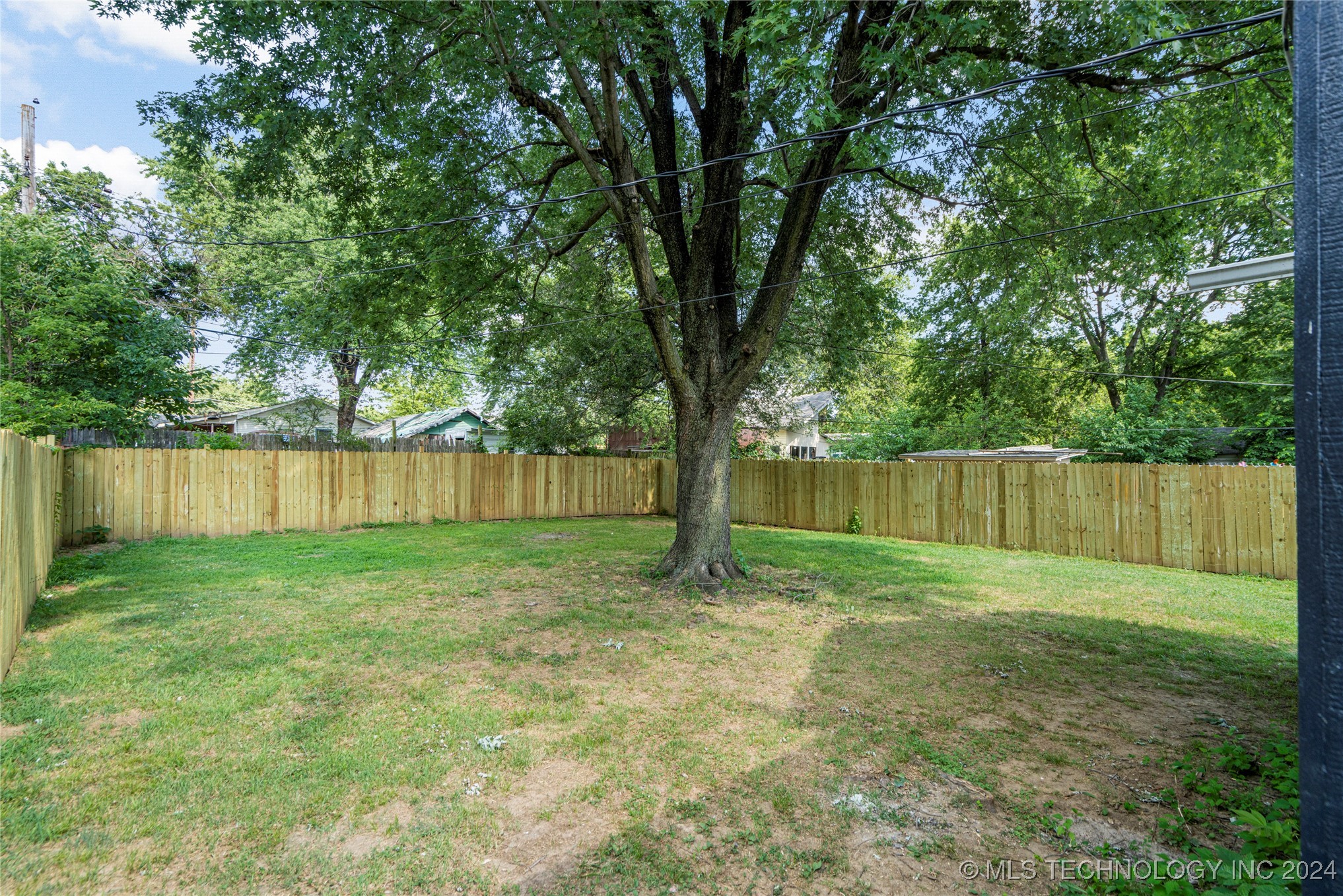 1227 N WINSTON Avenue