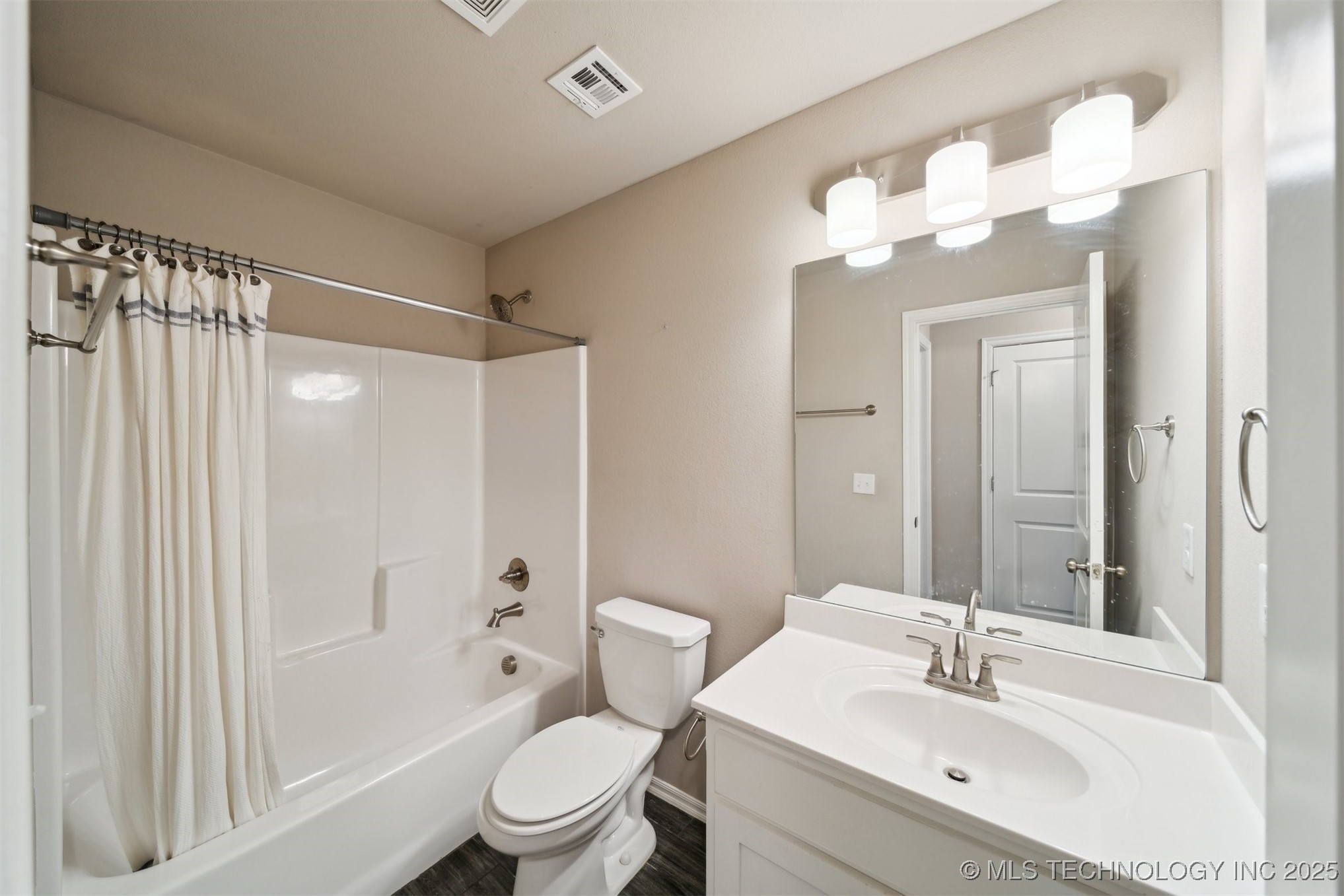 2008 W Huntsville Place