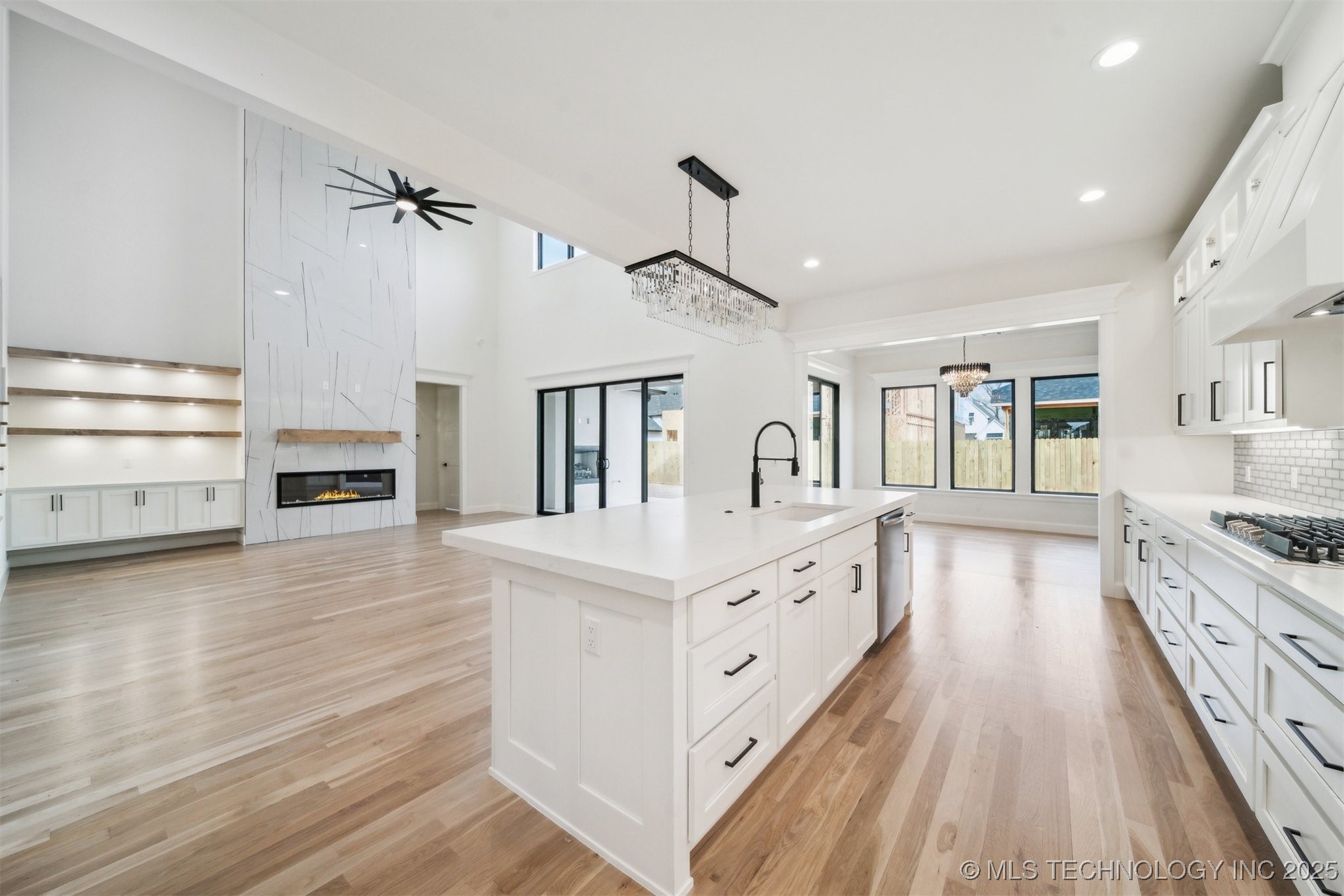 12619 S Fulton Avenue