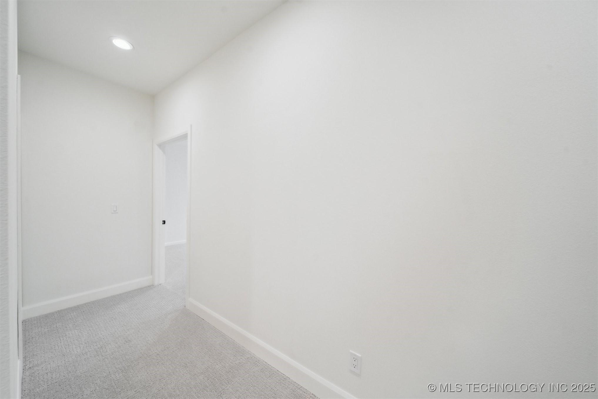 12619 S Fulton Avenue