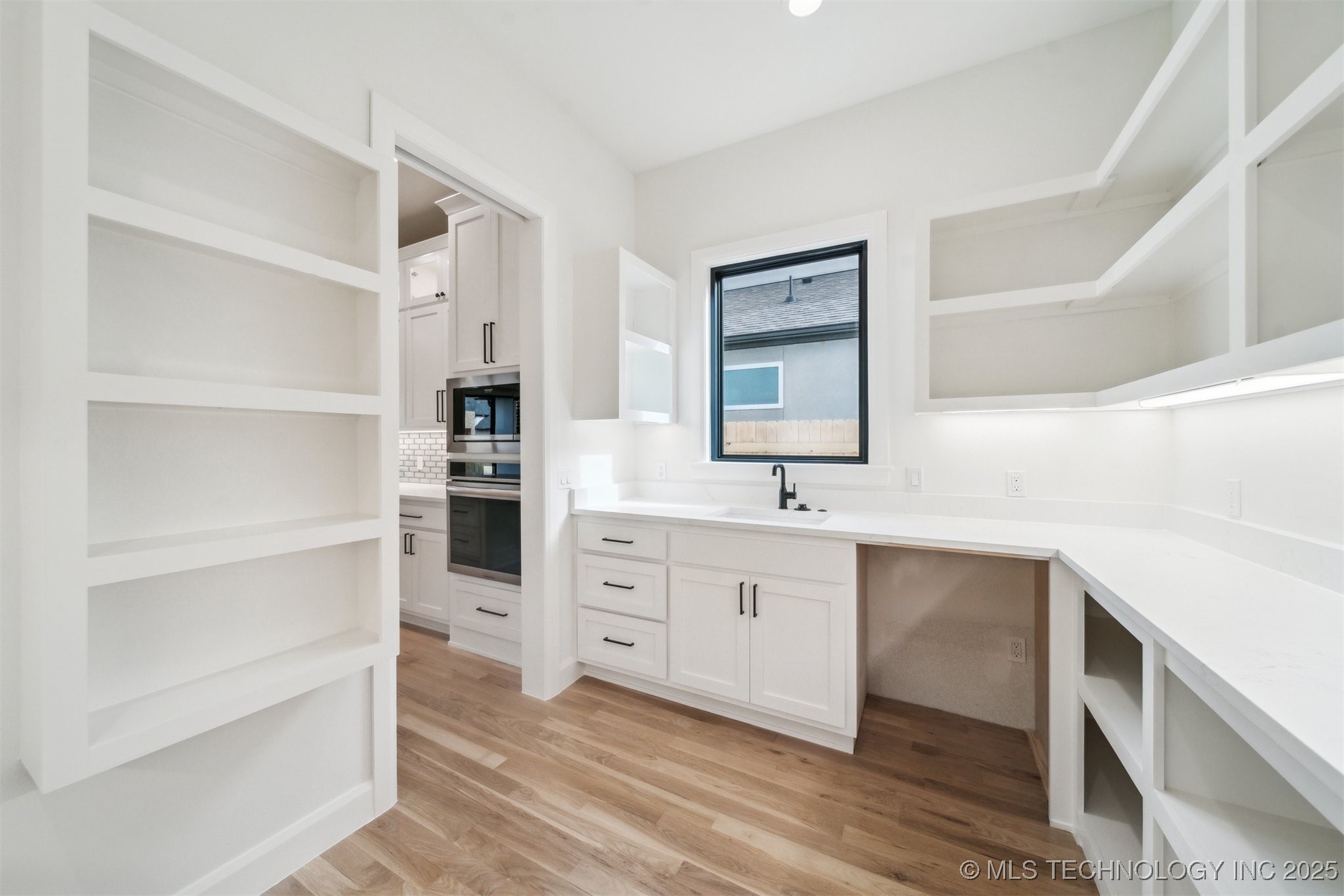 12619 S Fulton Avenue