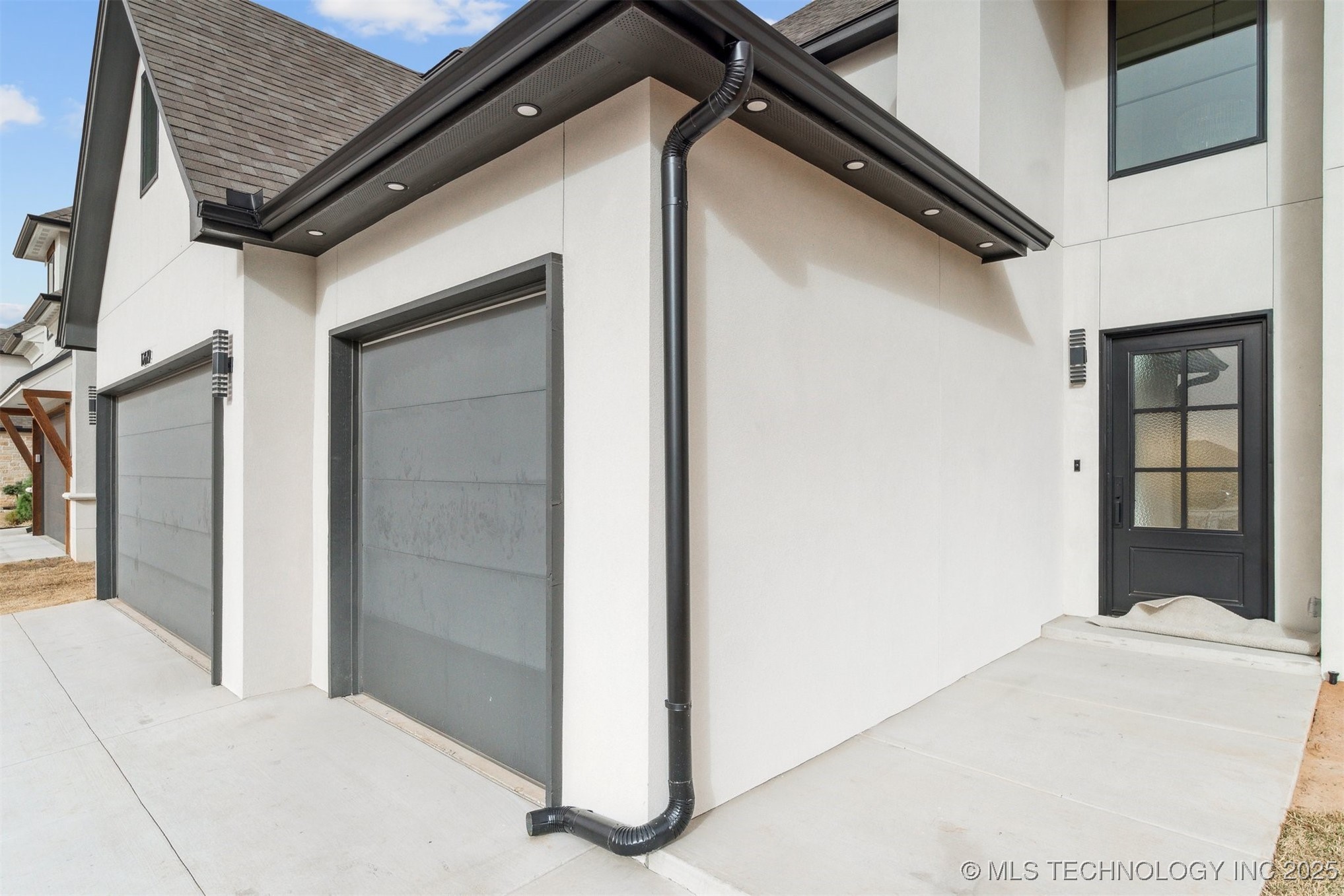 12619 S Fulton Avenue