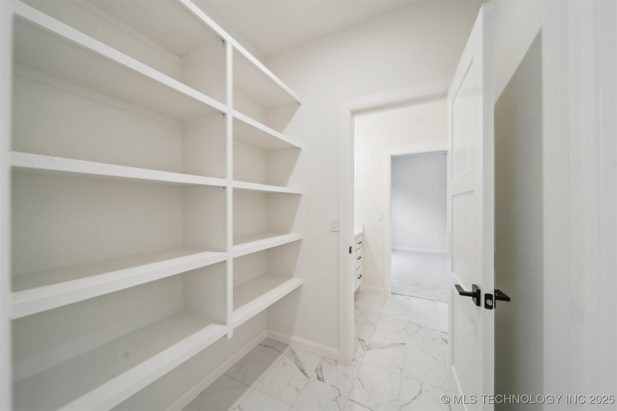 12619 S Fulton Avenue