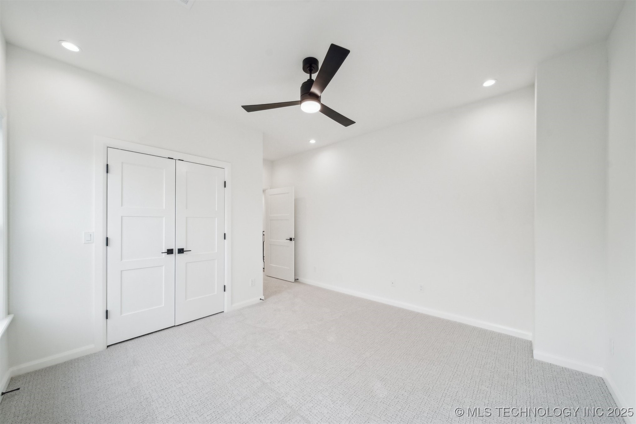 12619 S Fulton Avenue