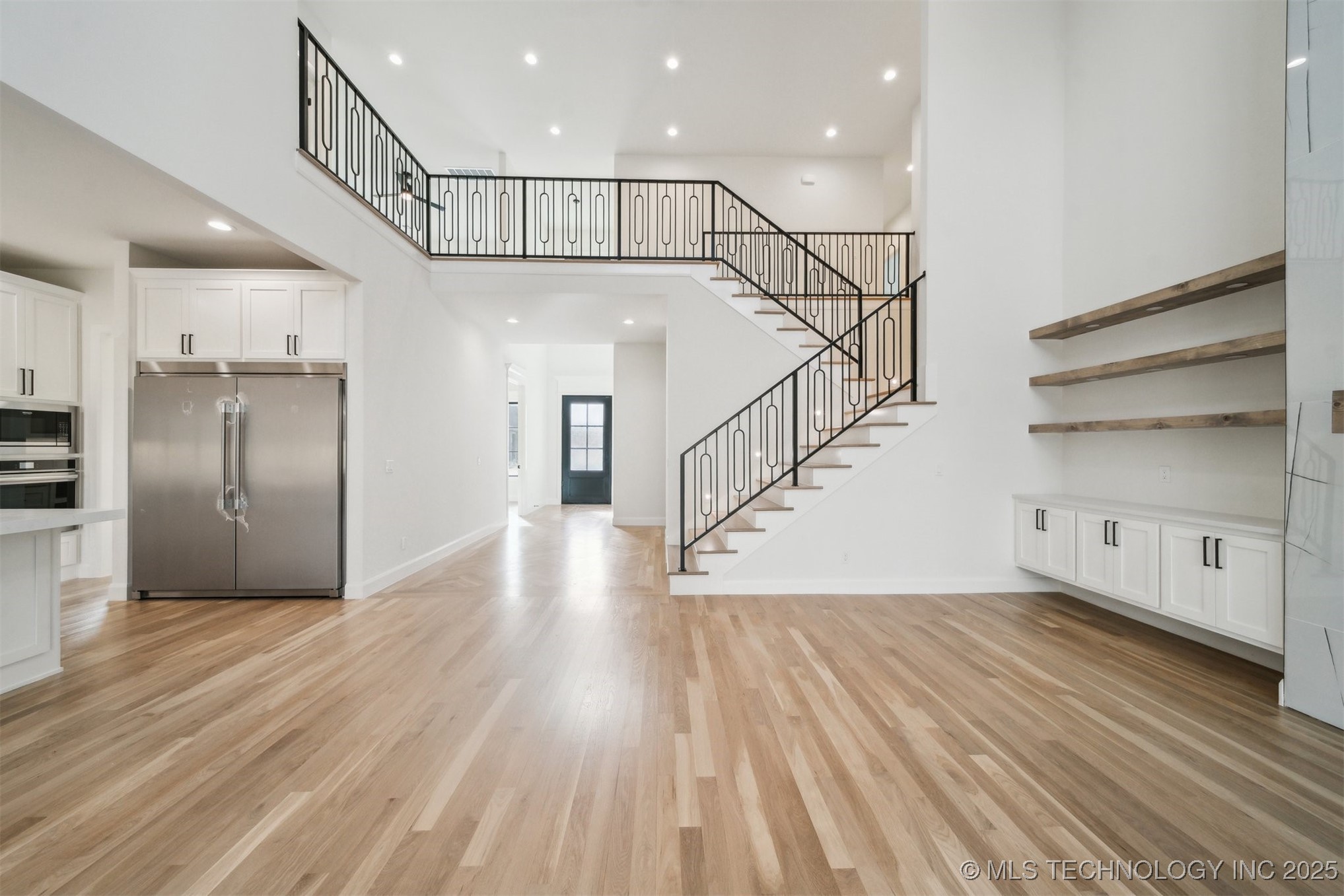 12619 S Fulton Avenue