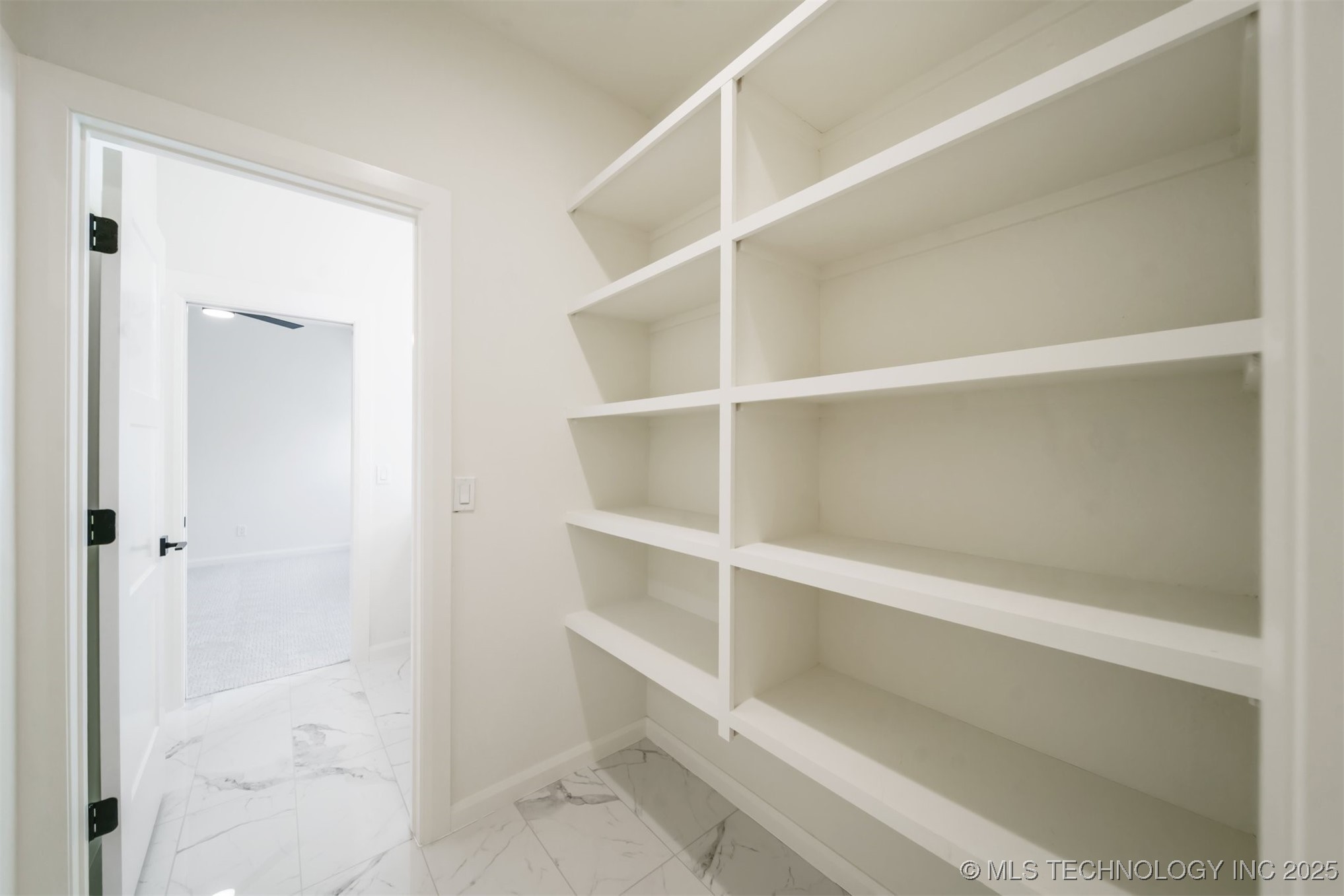 12619 S Fulton Avenue