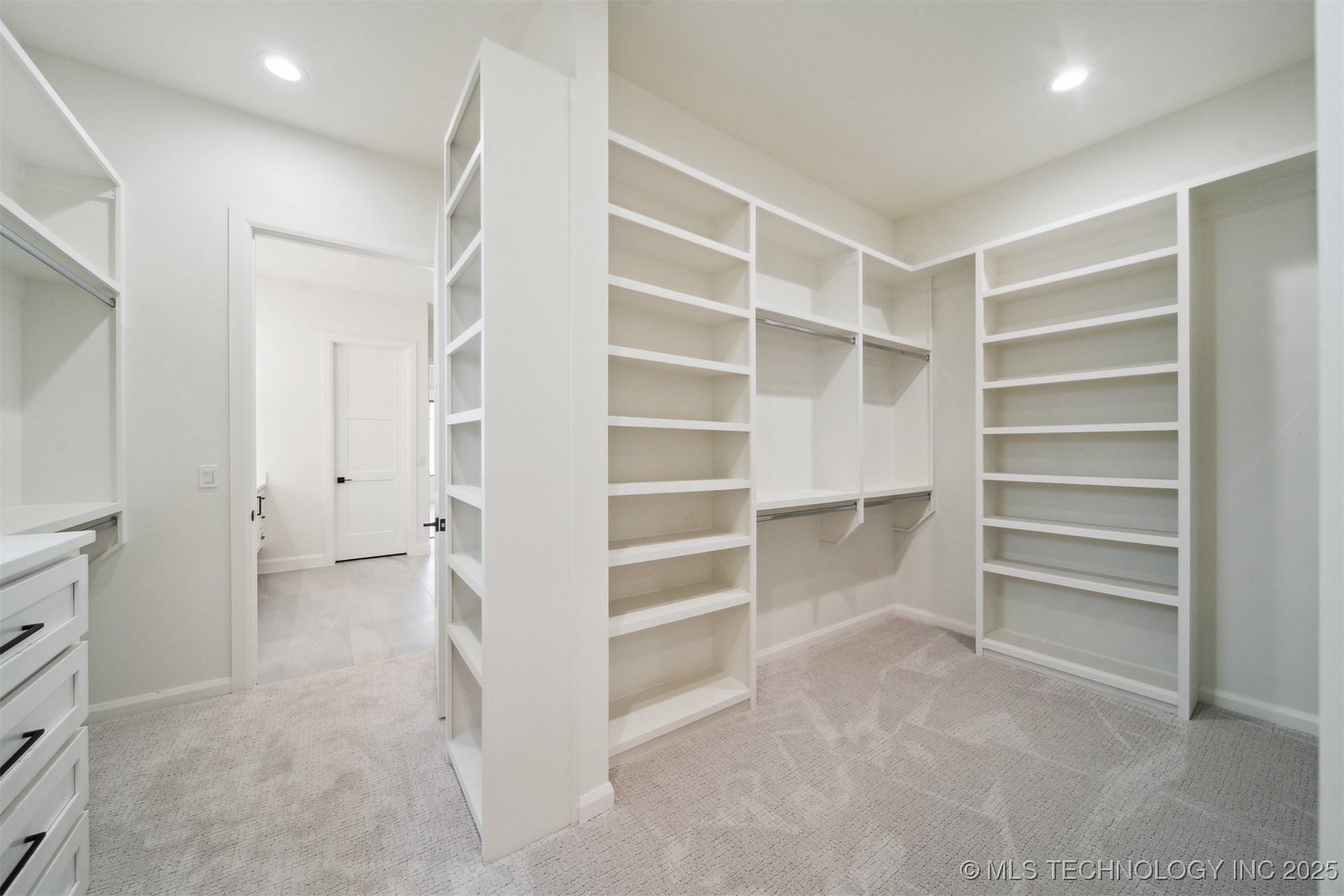 12619 S Fulton Avenue