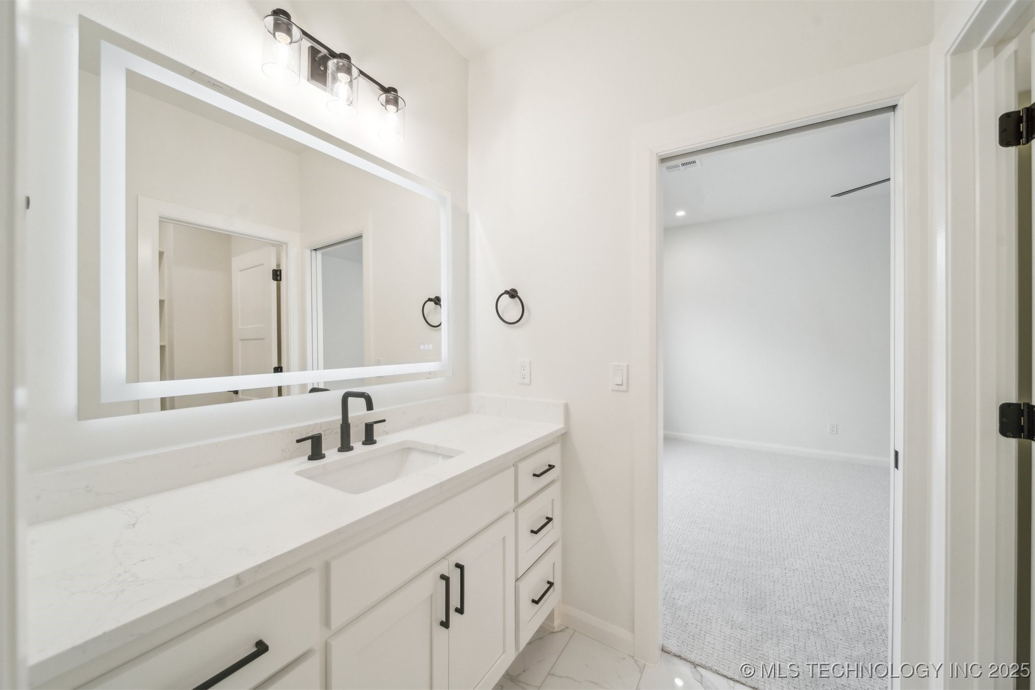 12619 S Fulton Avenue