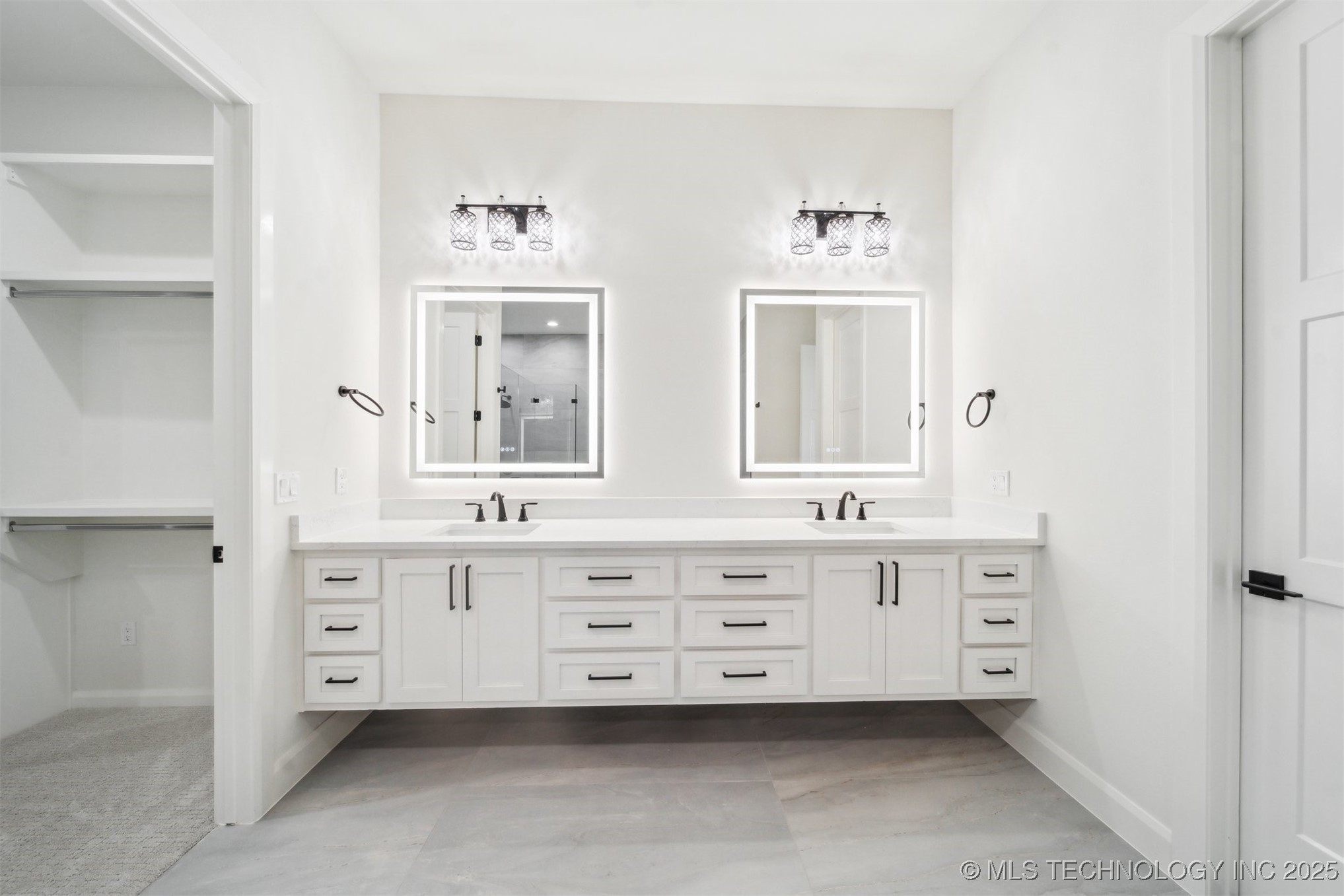 12619 S Fulton Avenue