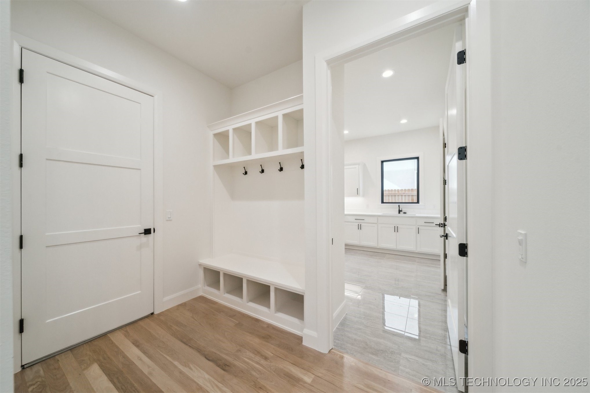 12619 S Fulton Avenue