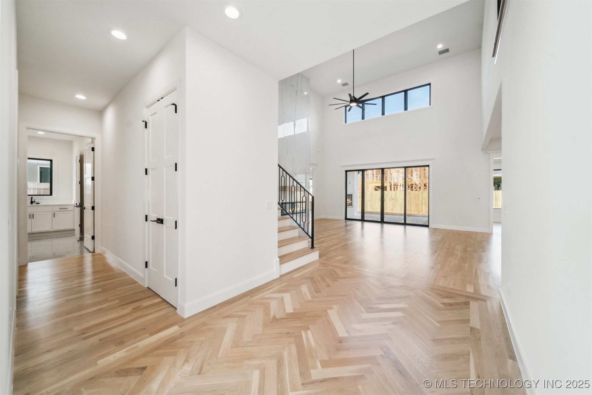 12619 S Fulton Avenue