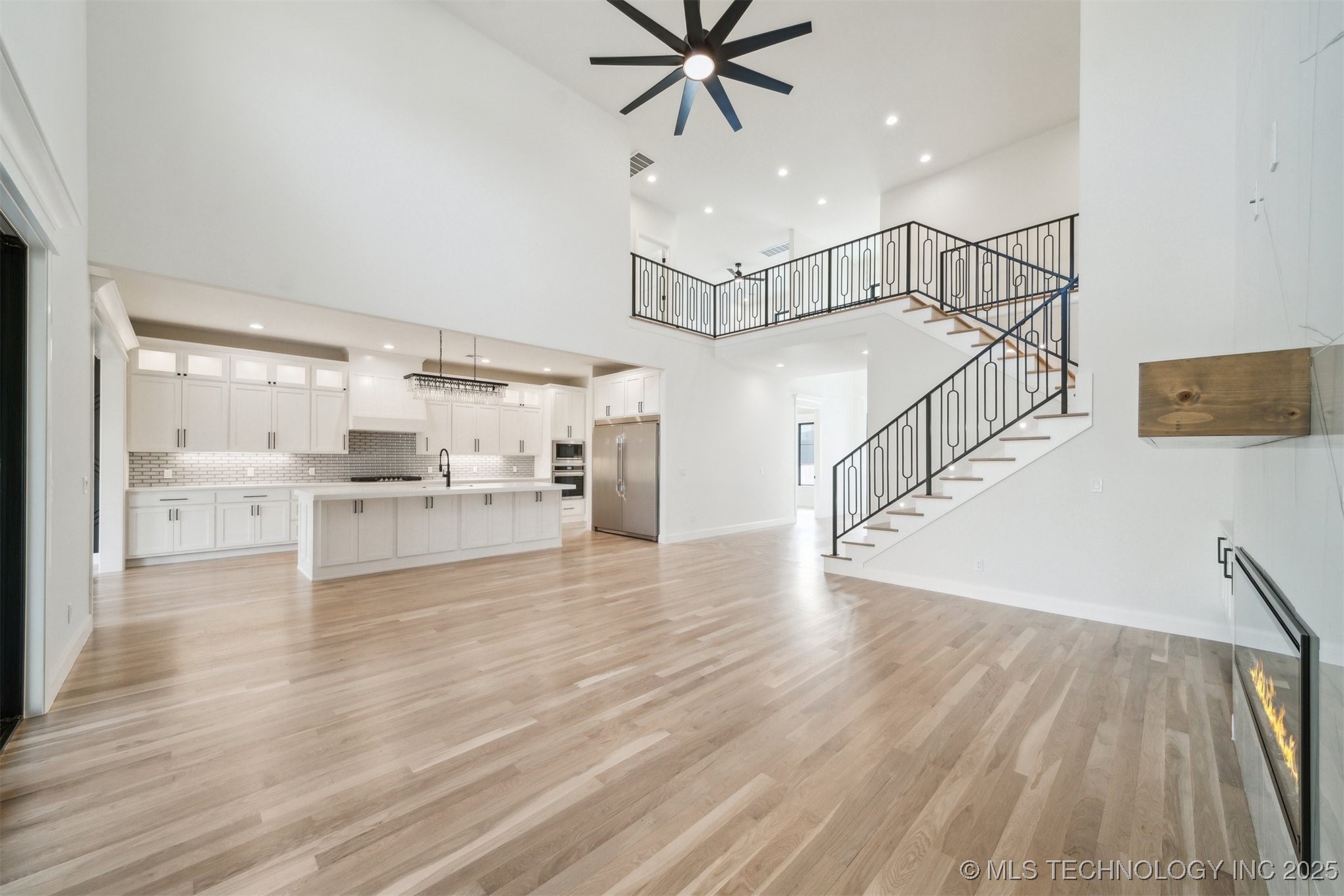 12619 S Fulton Avenue