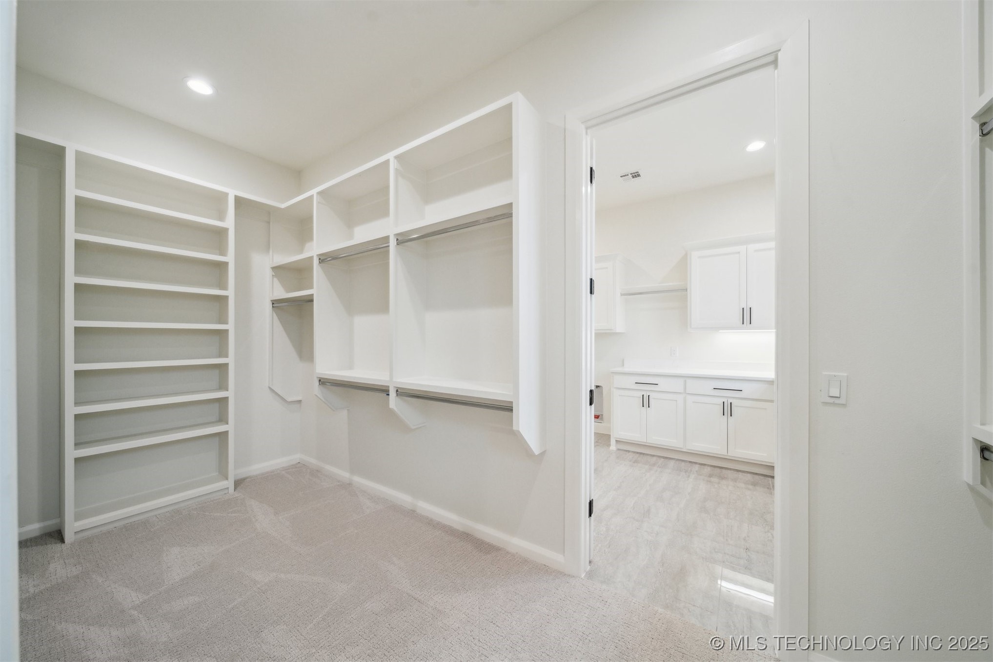 12619 S Fulton Avenue