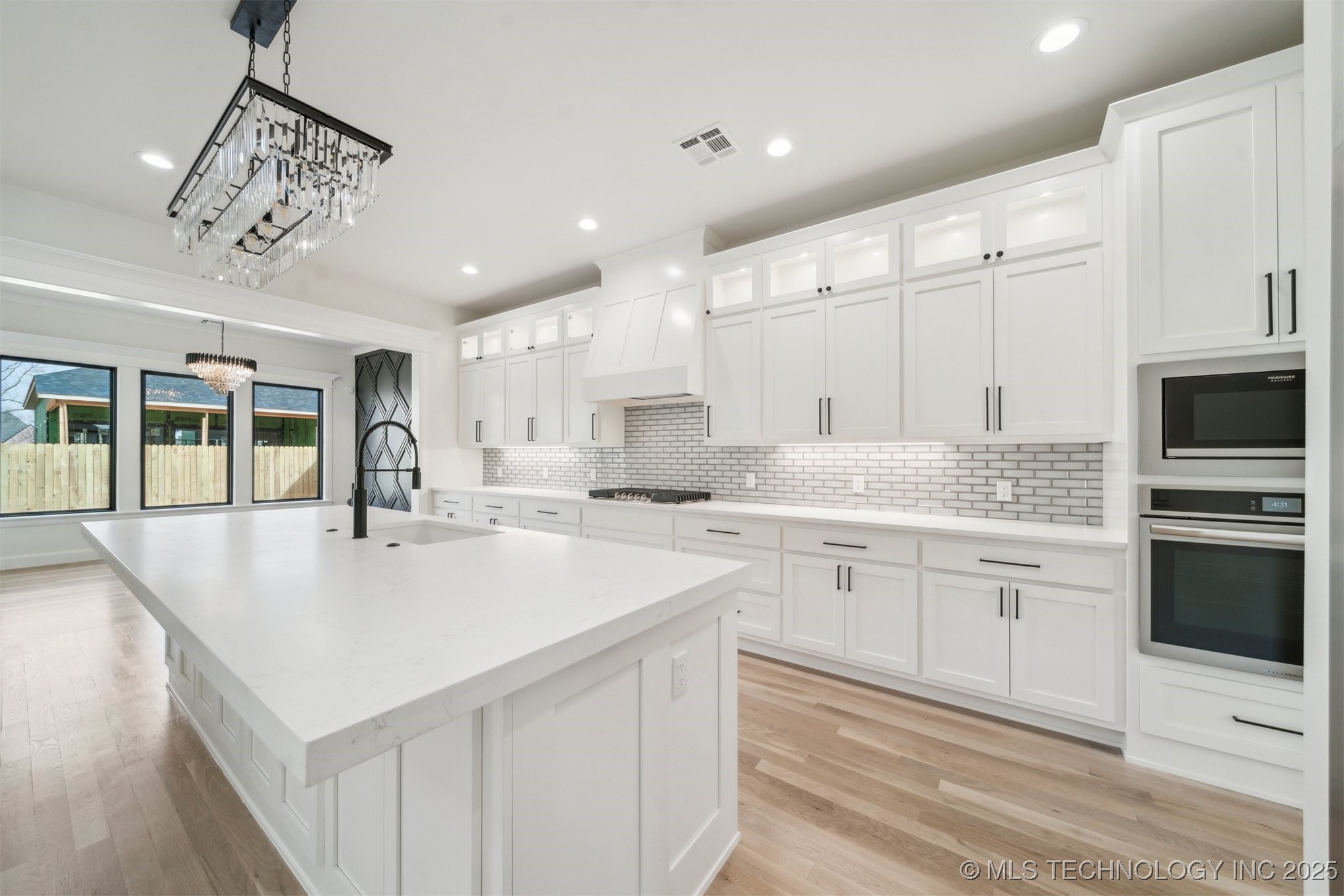 12619 S Fulton Avenue