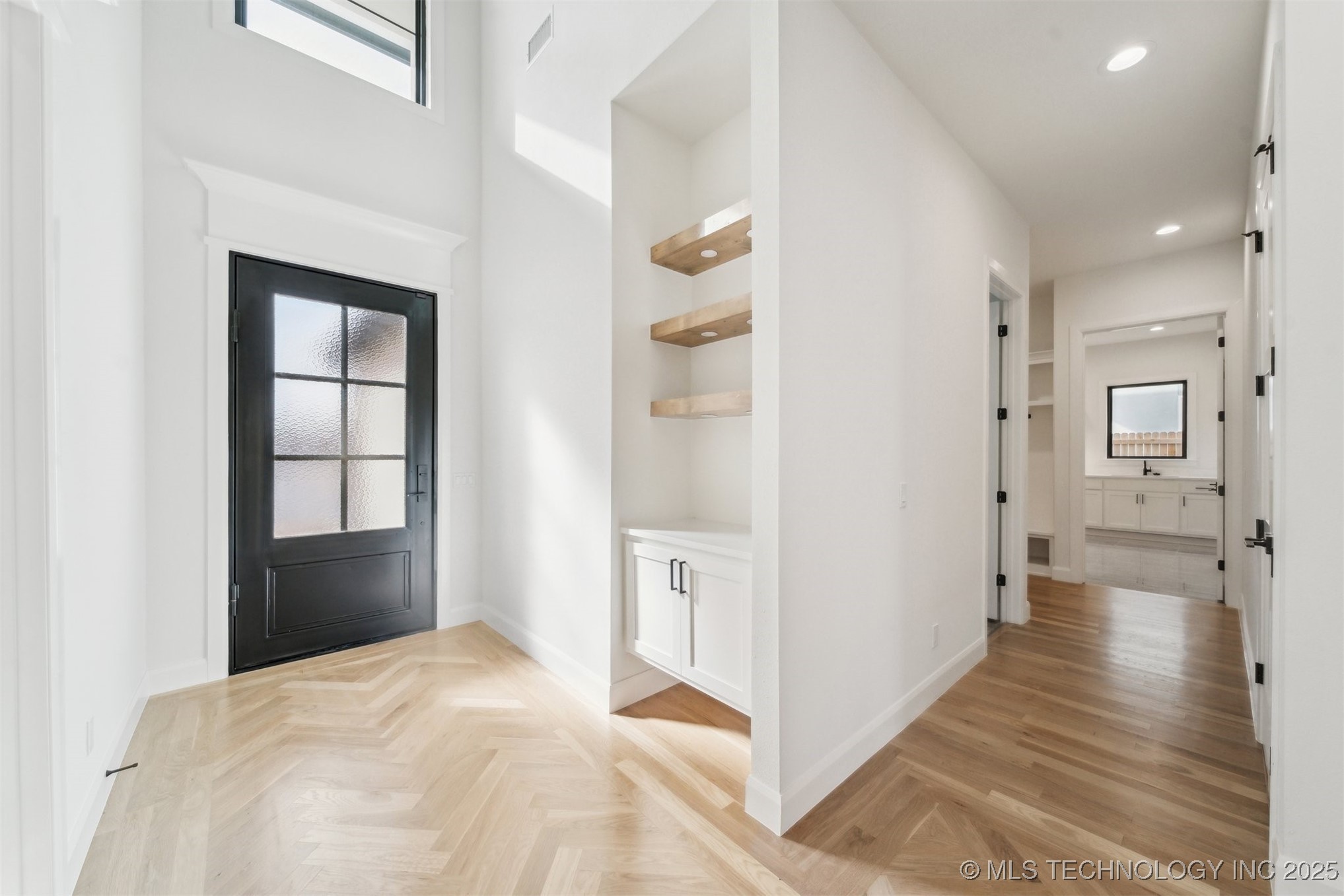 12619 S Fulton Avenue