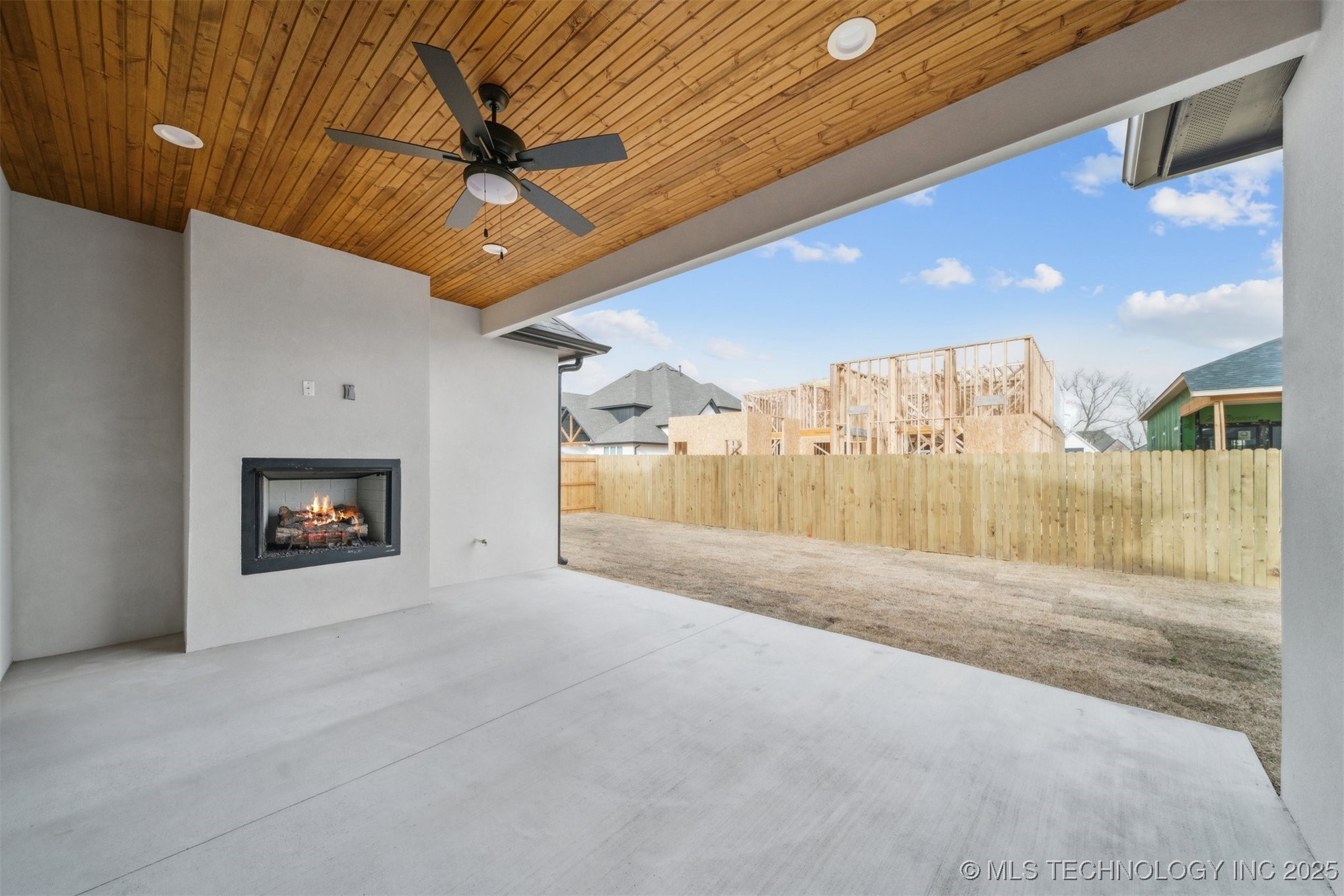 12619 S Fulton Avenue