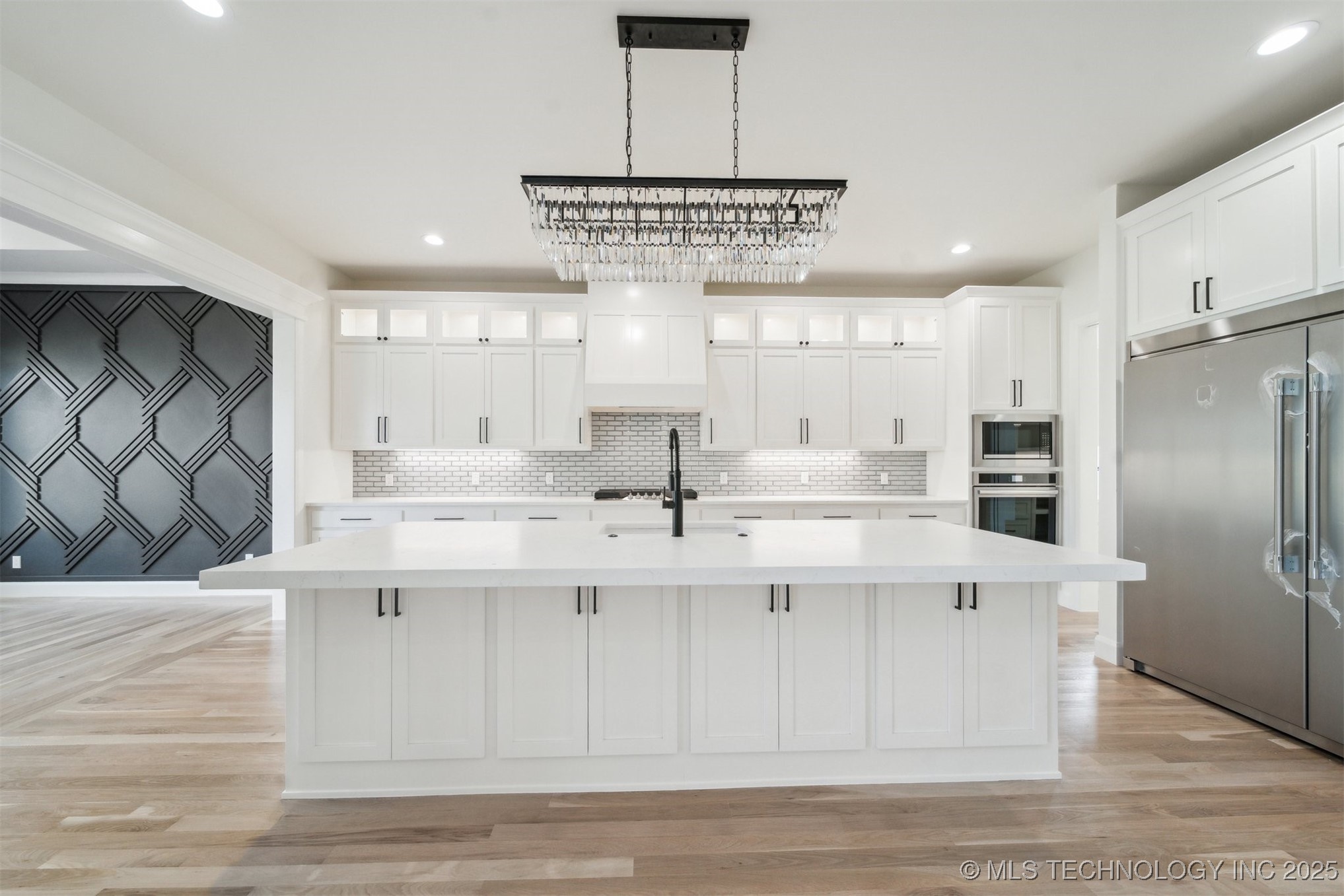 12619 S Fulton Avenue