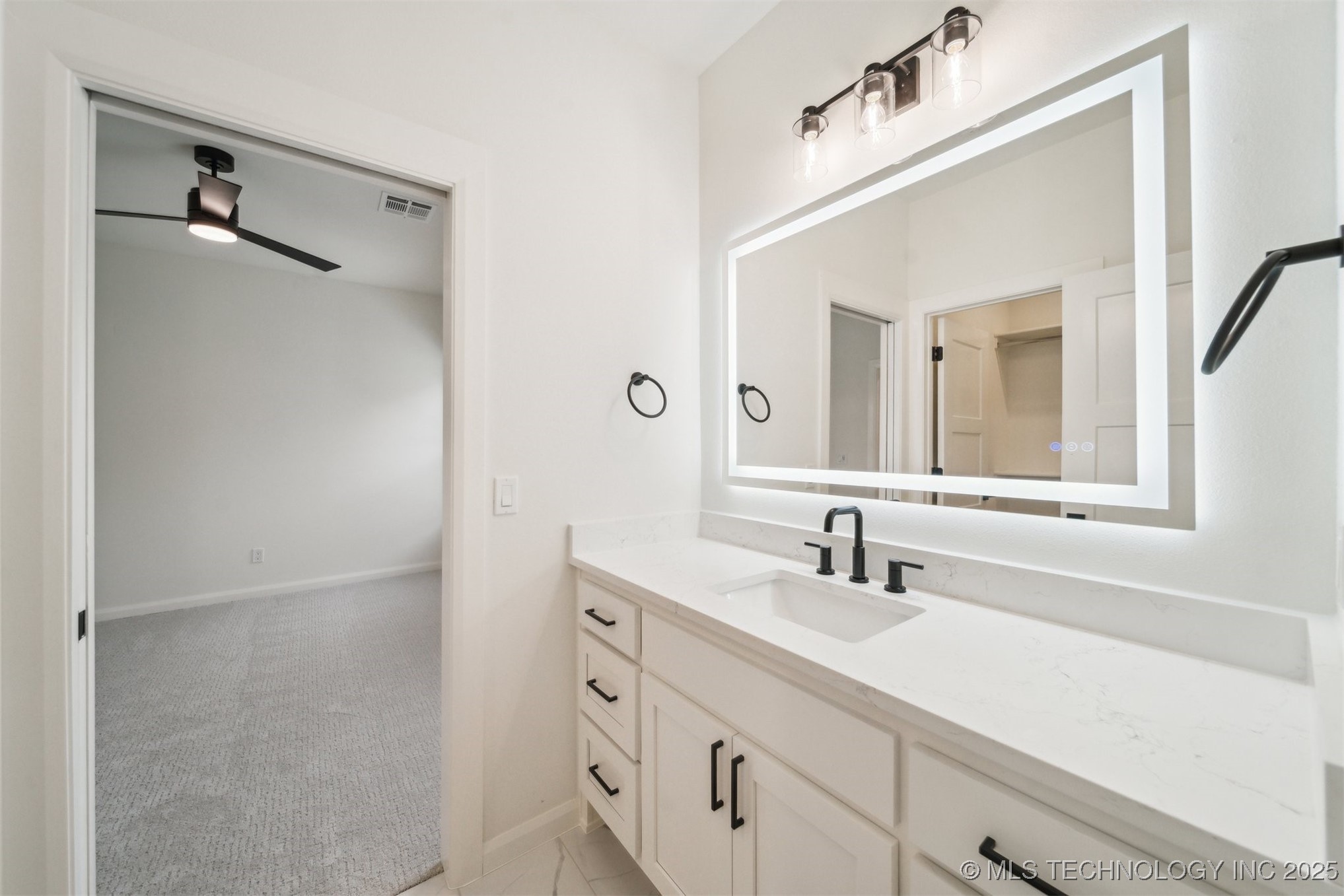 12619 S Fulton Avenue