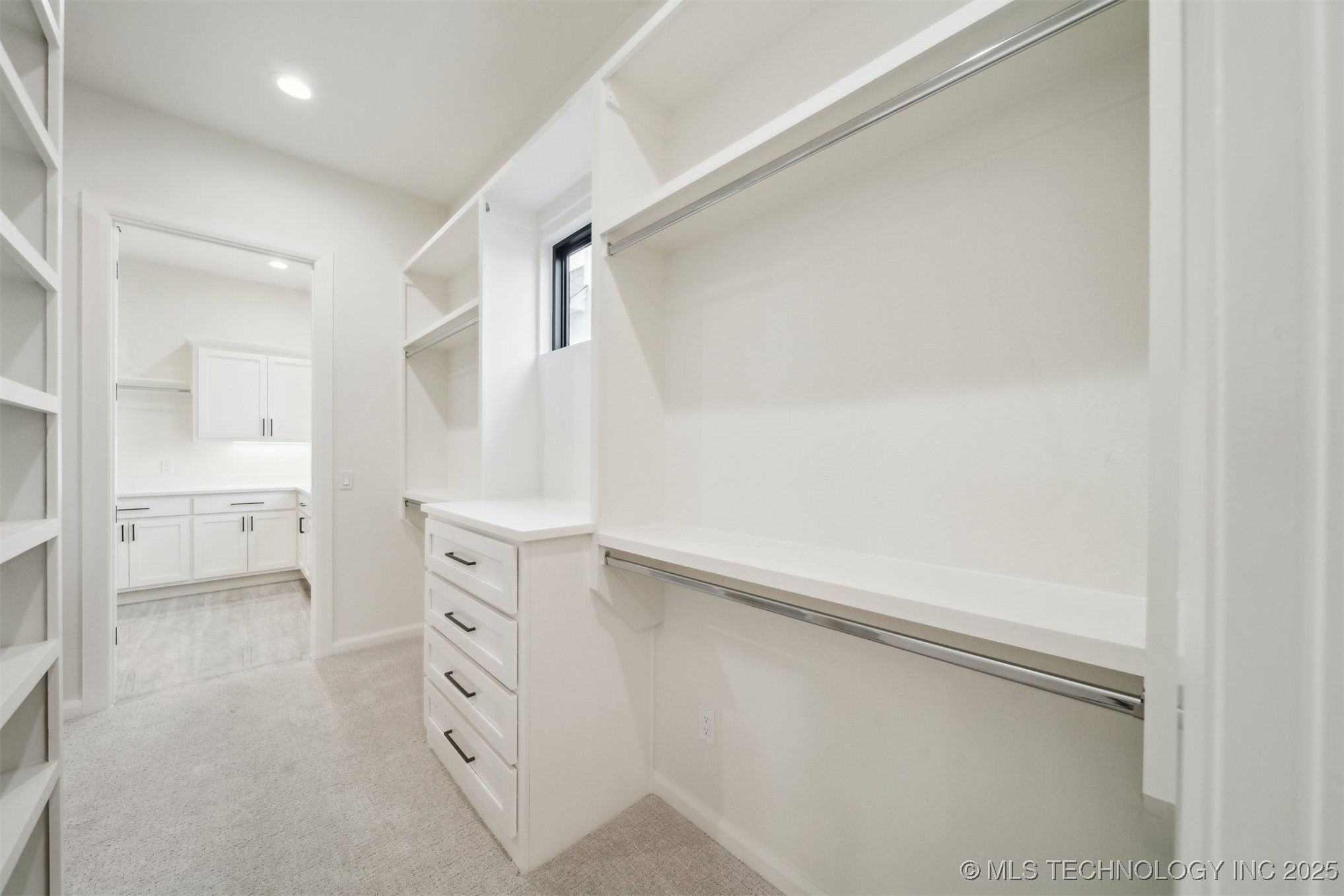 12619 S Fulton Avenue