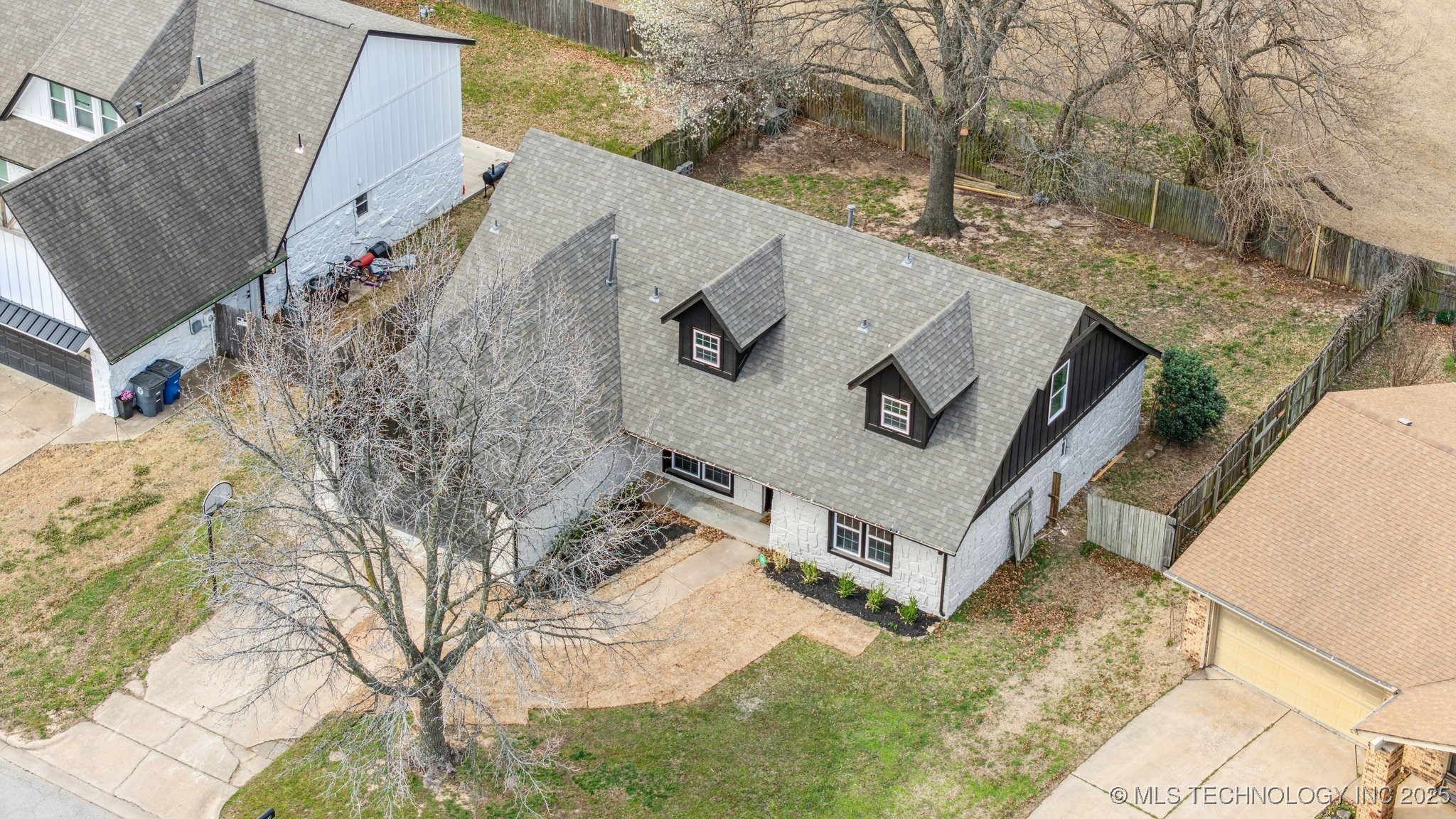 7704 S 85th East Avenue