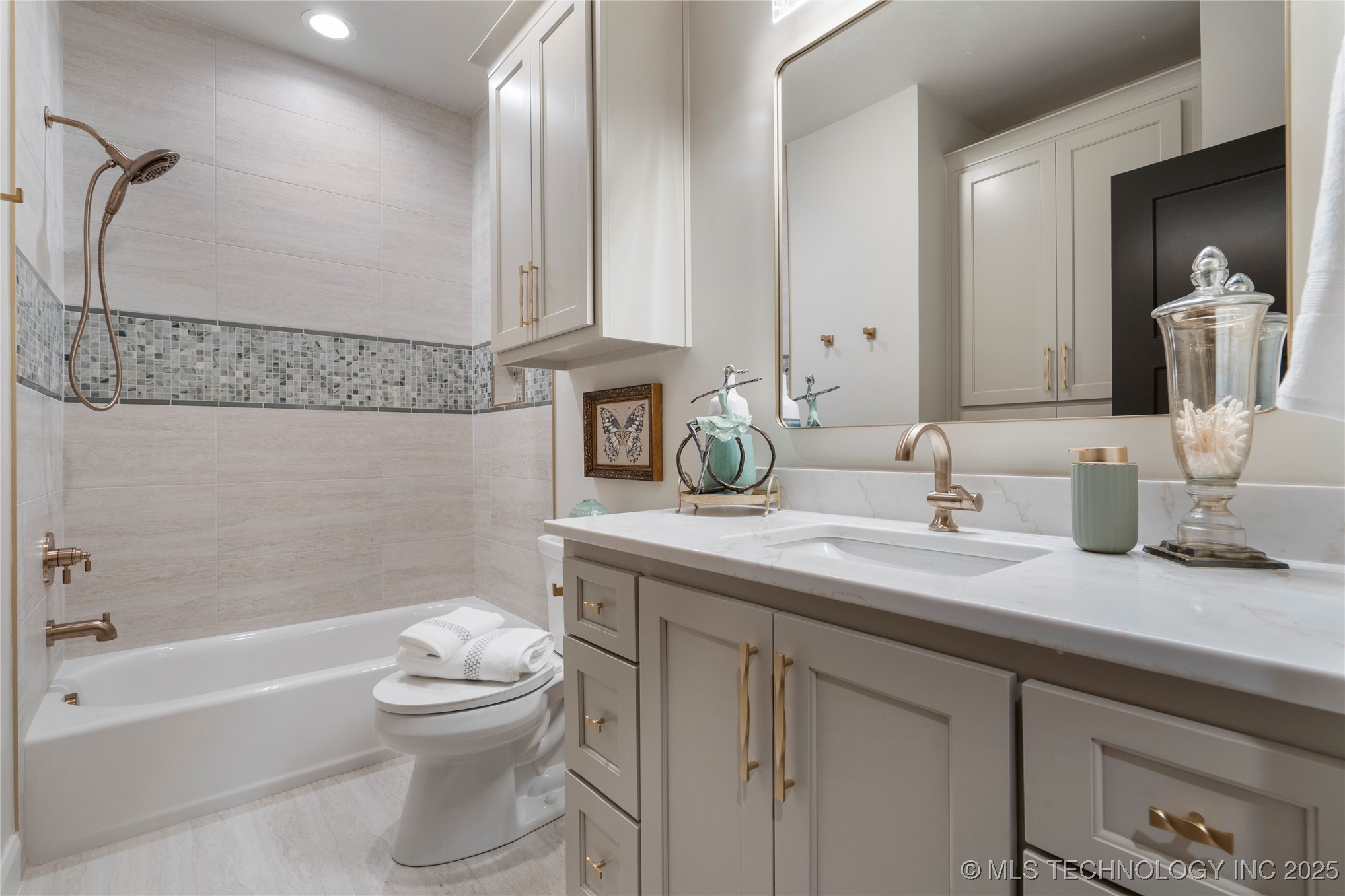 6026 E 119th Place