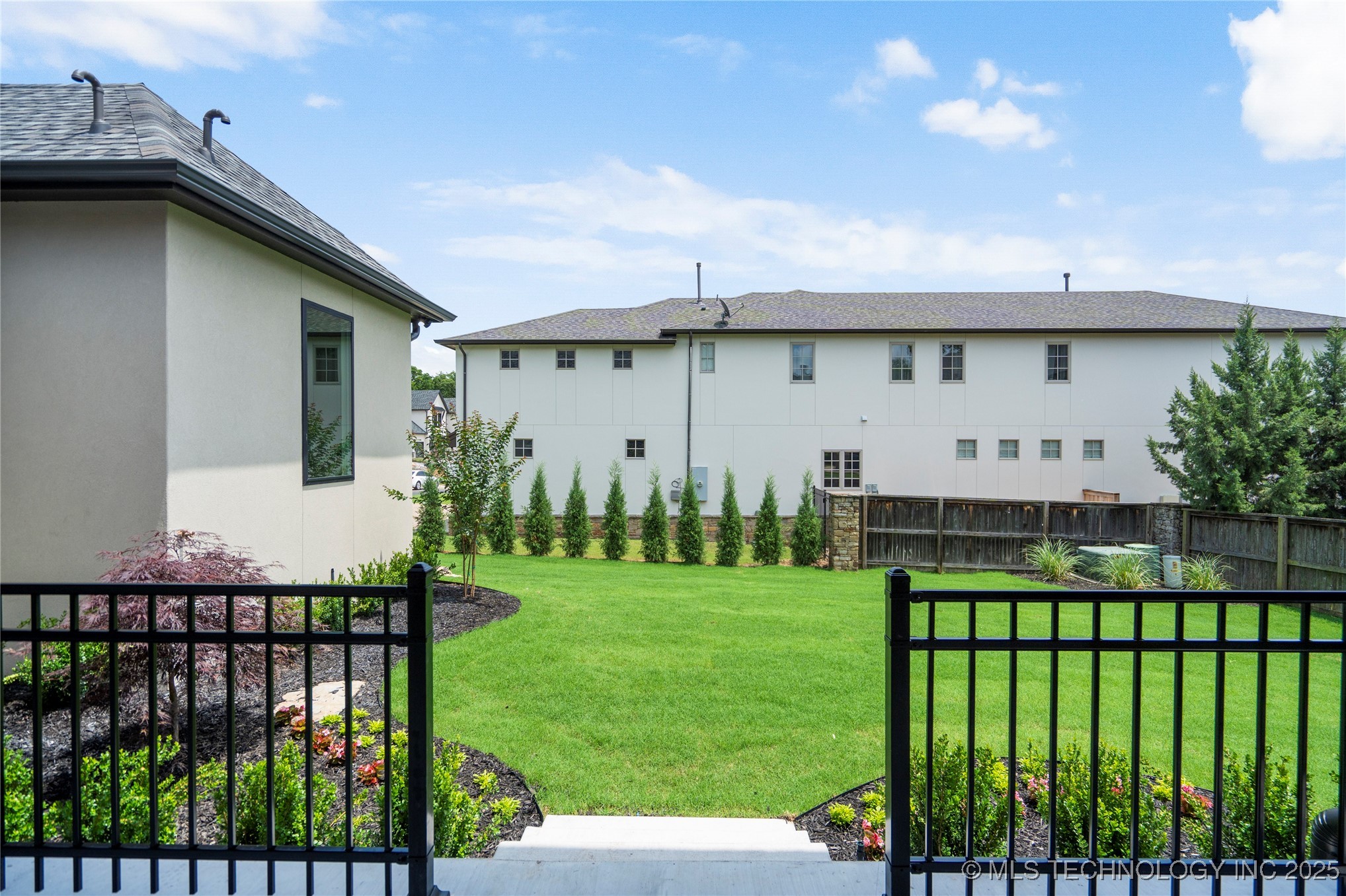 6026 E 119th Place