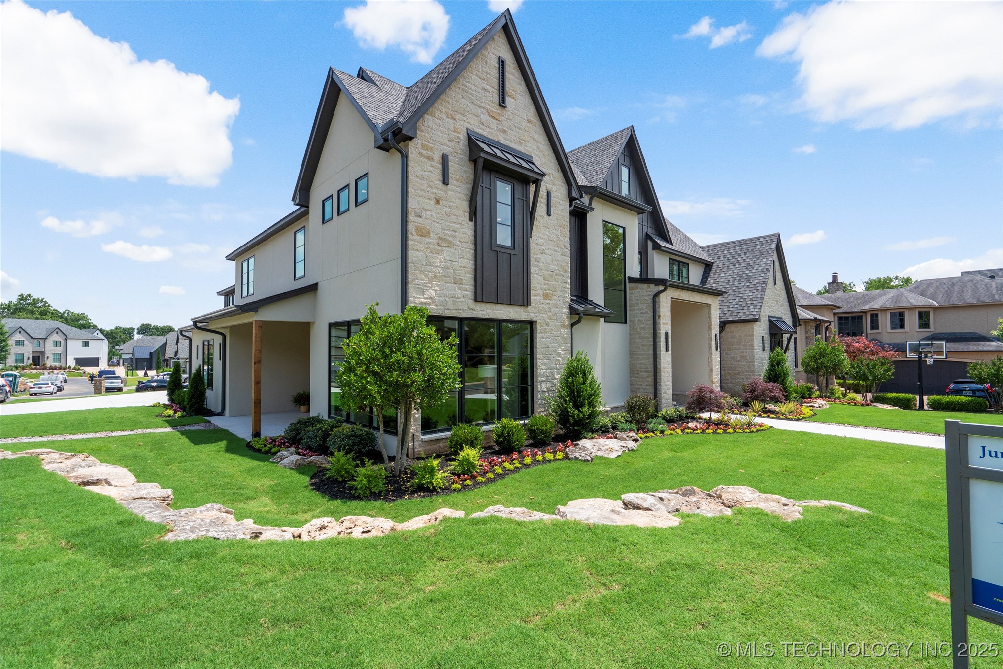 6026 E 119th Place