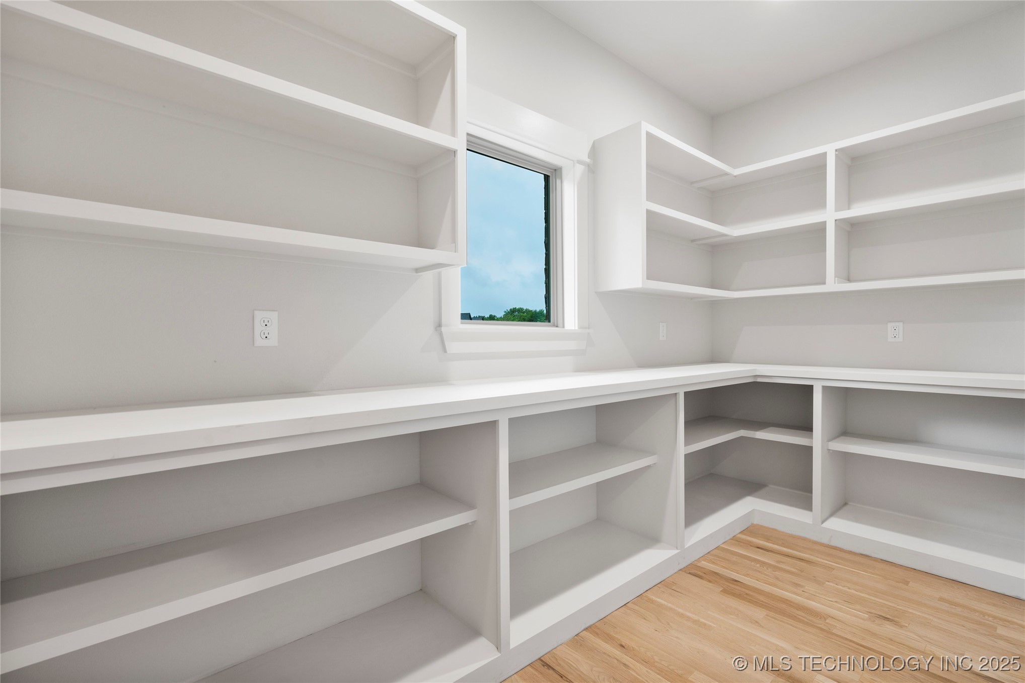 2048 E 128th Place S