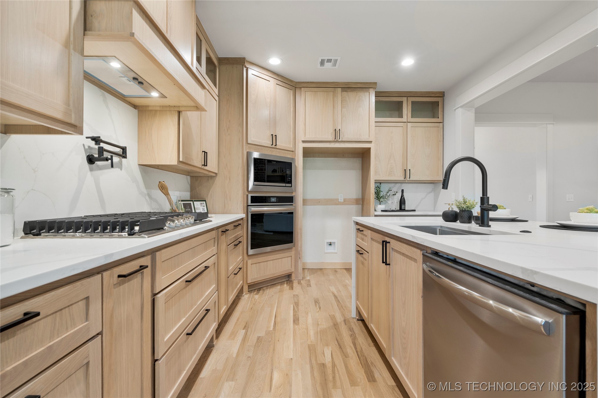 2048 E 128th Place S