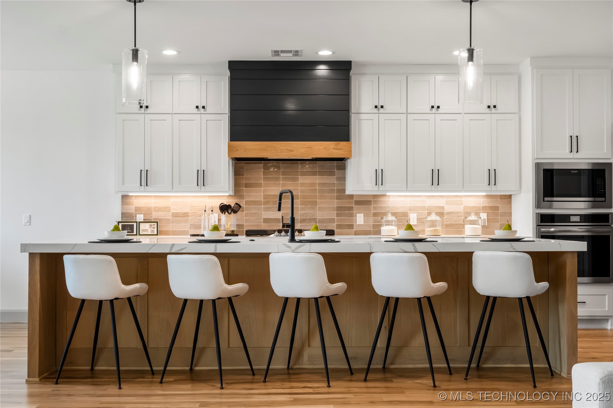 3709 W Delmar Street