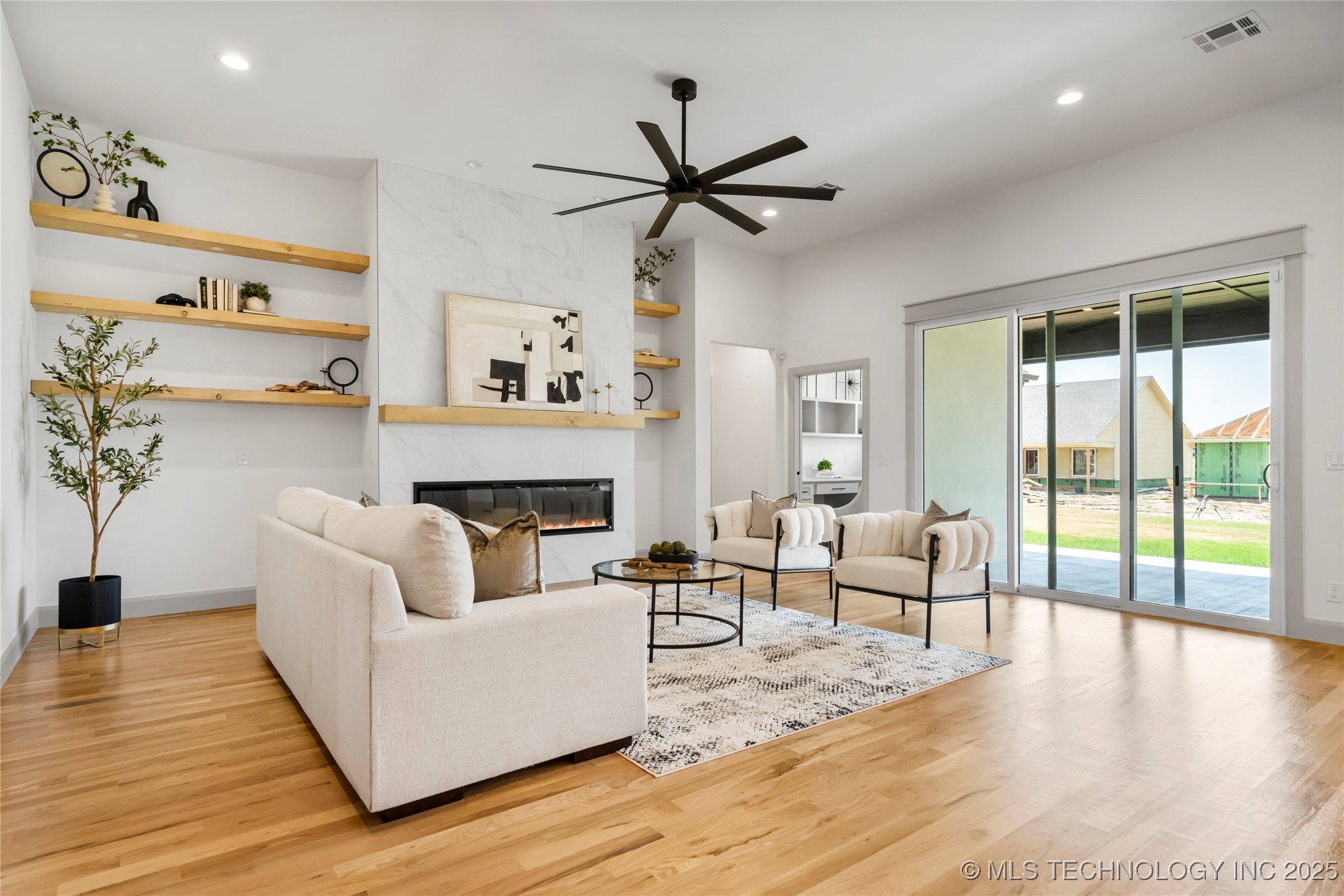 3709 W Delmar Street