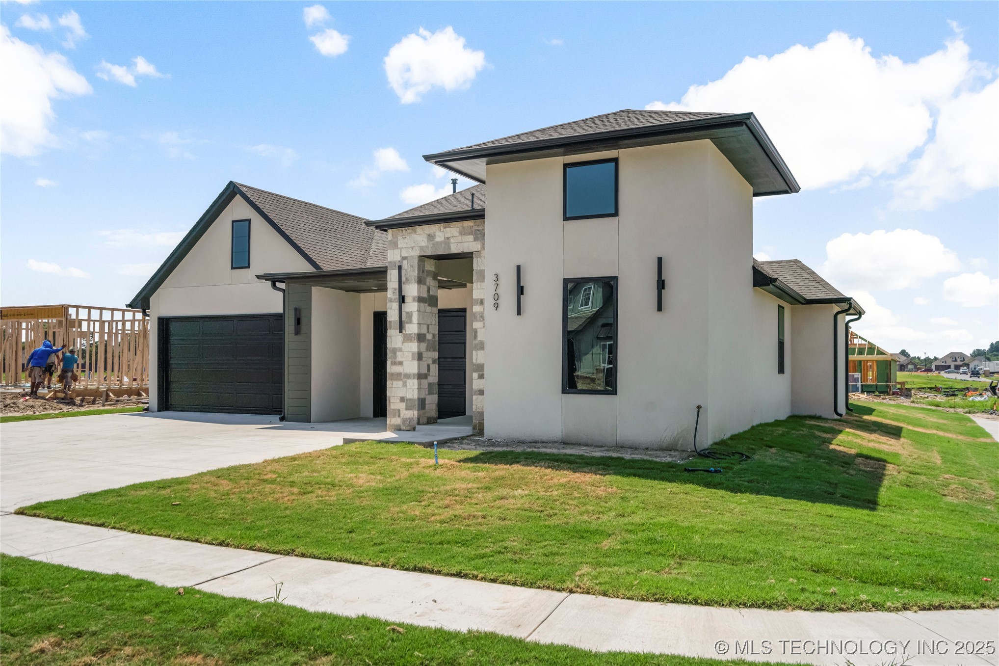 3709 W Delmar Street