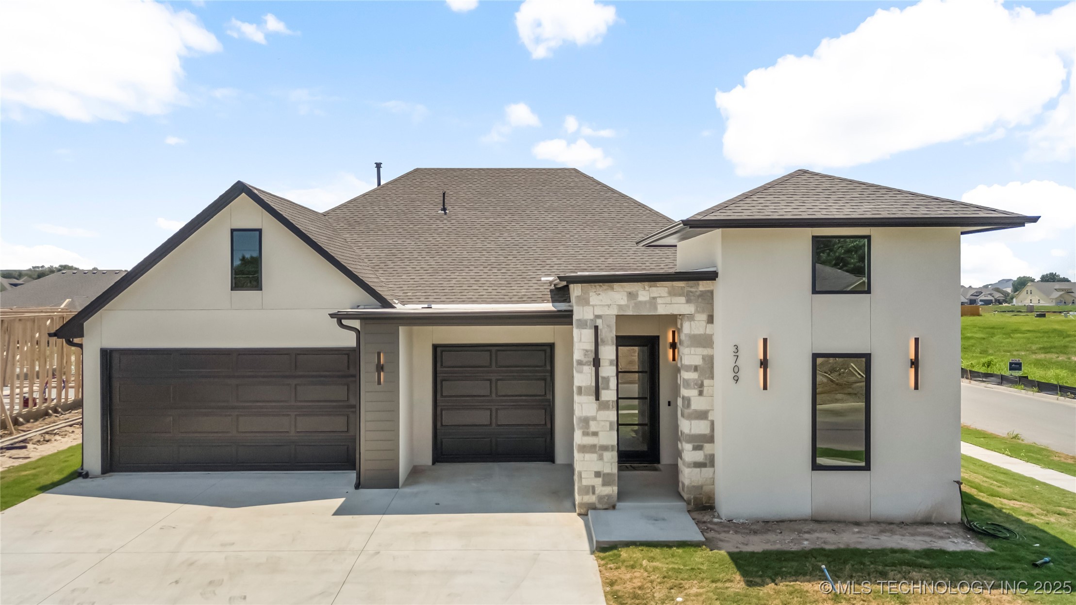 3709 W Delmar Street