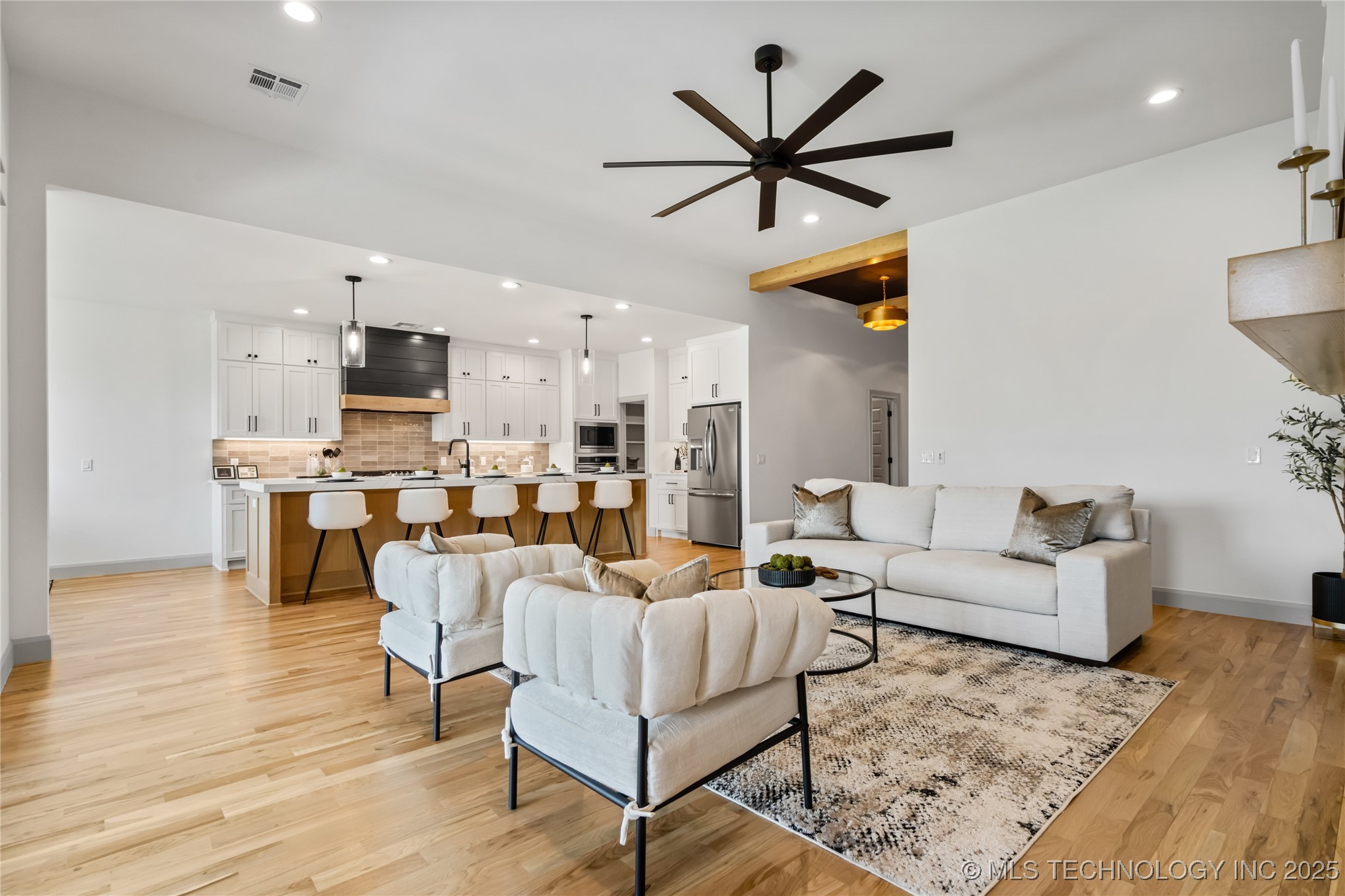 3709 W Delmar Street