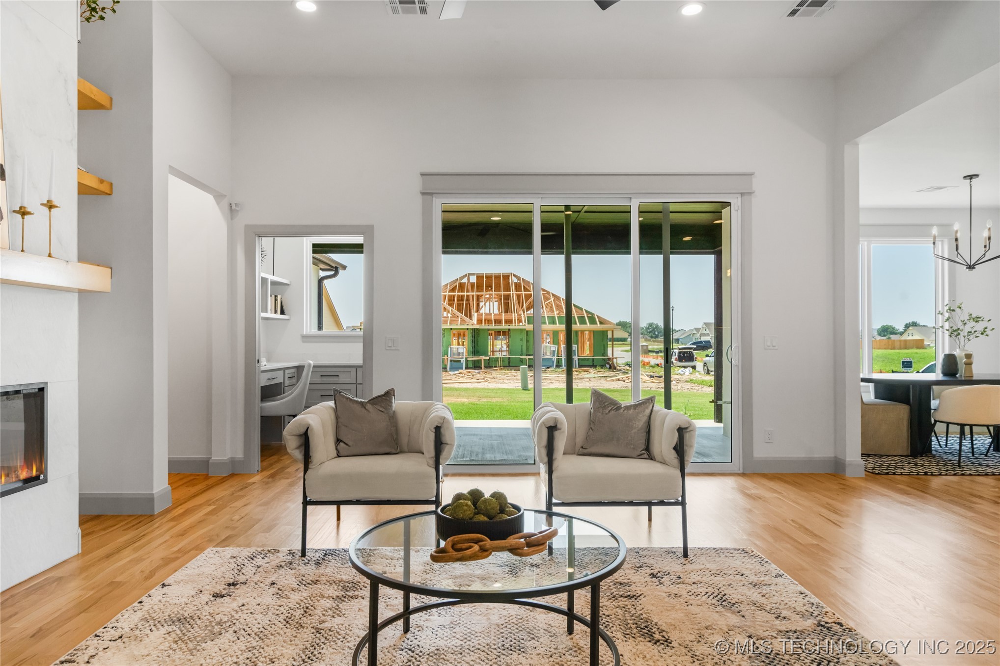 3709 W Delmar Street