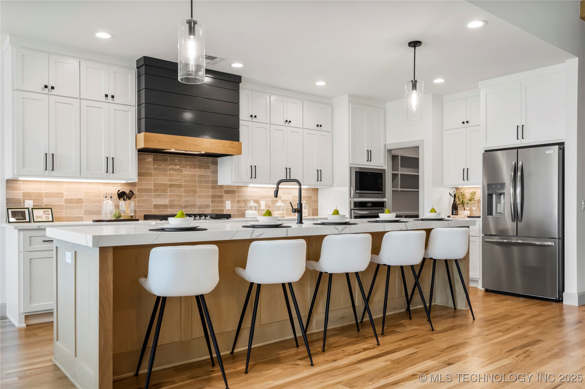 3709 W Delmar Street