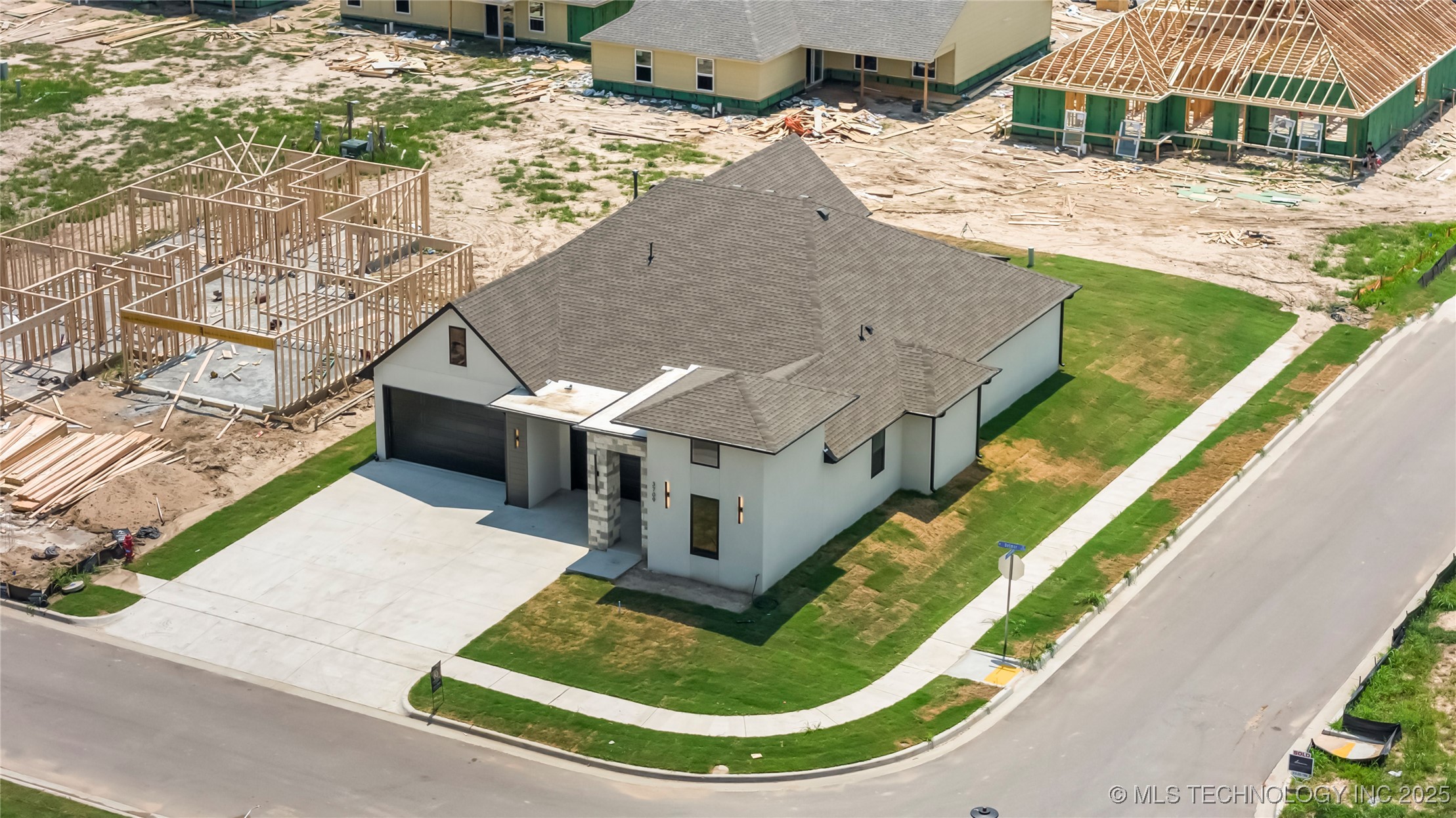 3709 W Delmar Street