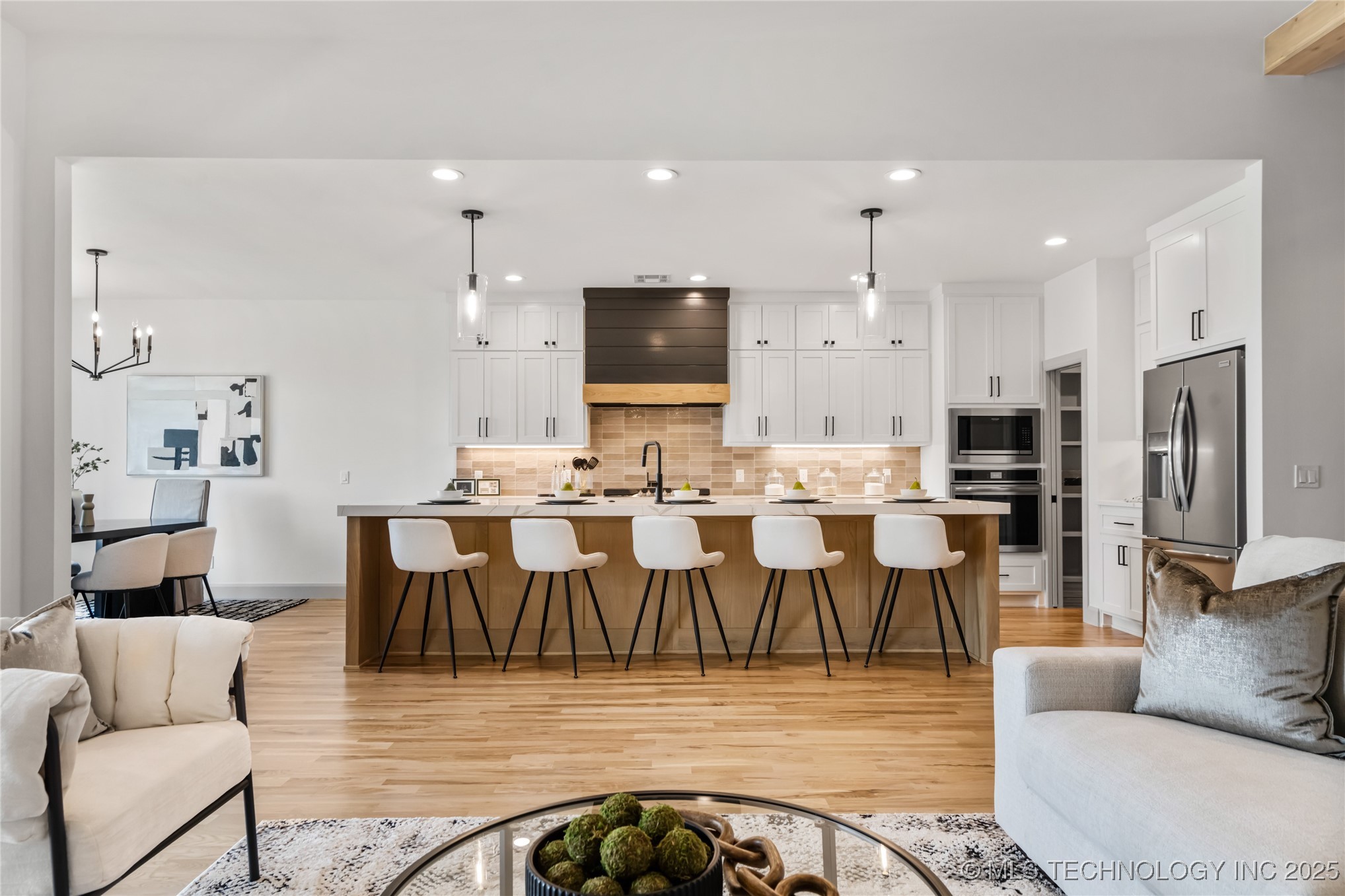 3709 W Delmar Street