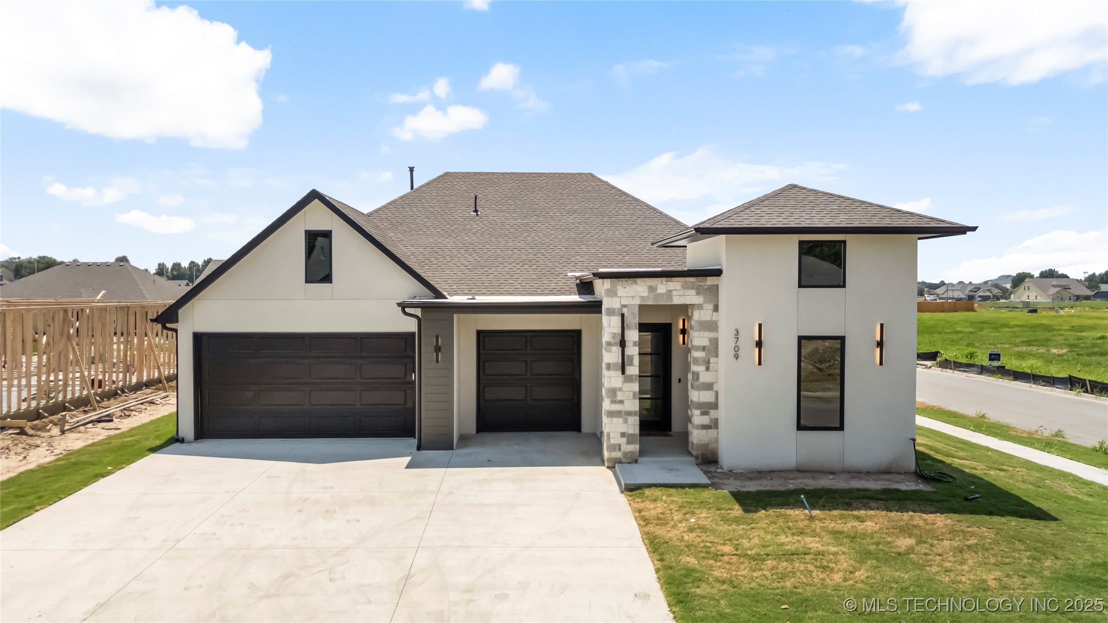 3709 W Delmar Street