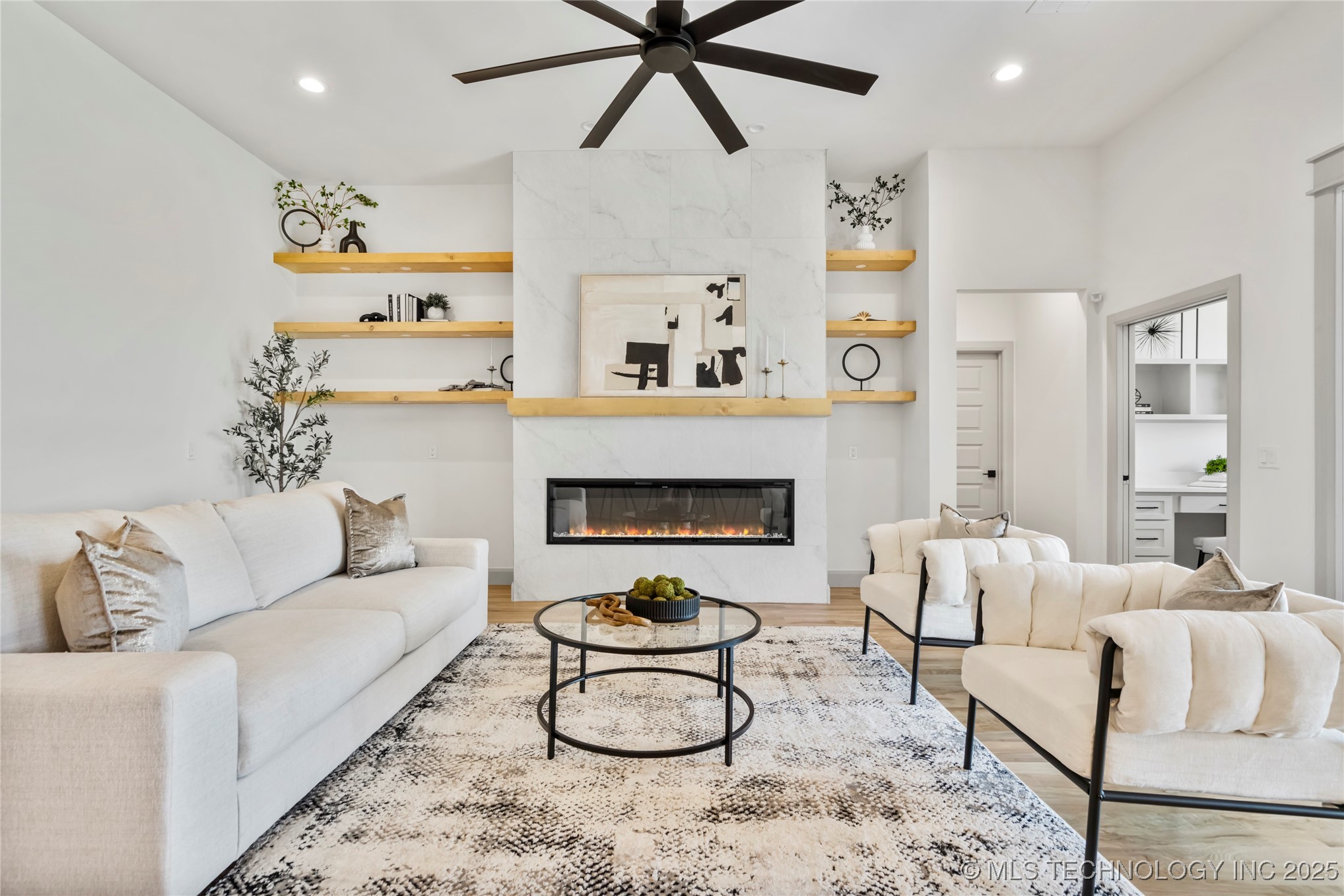 3709 W Delmar Street